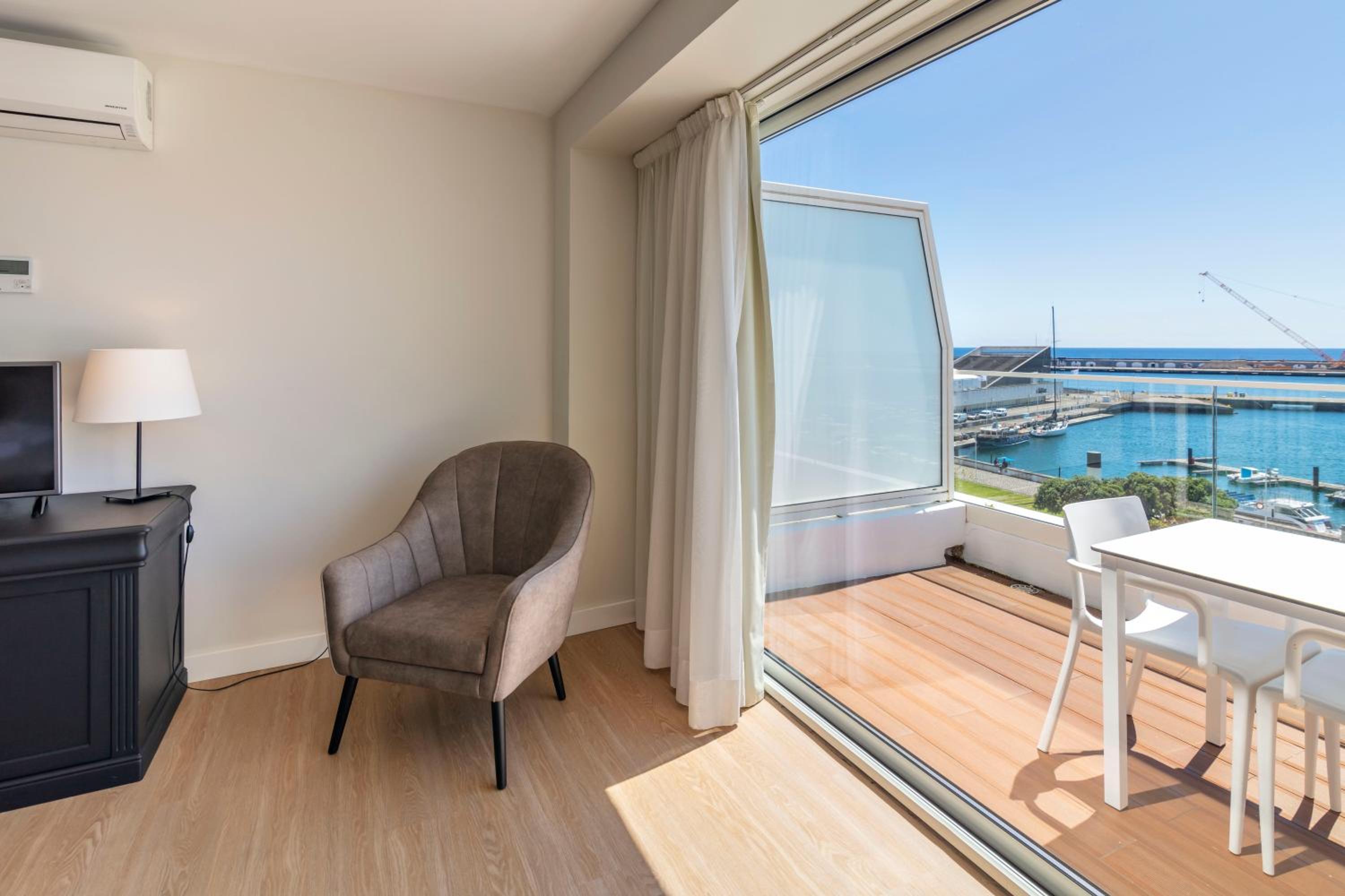 Superior Twin Room With Sea View