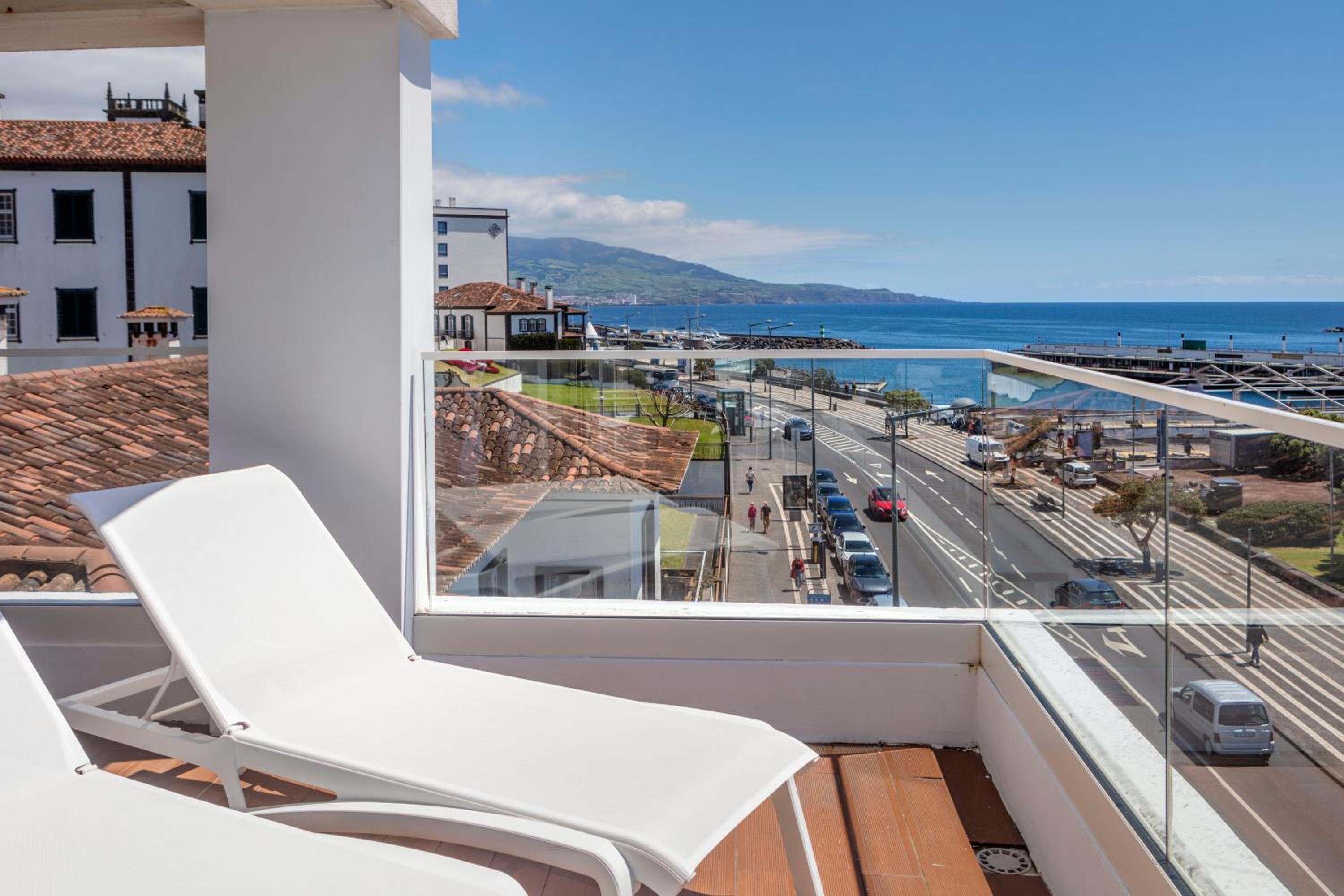 Superior King Suite With Balcony And Sea View