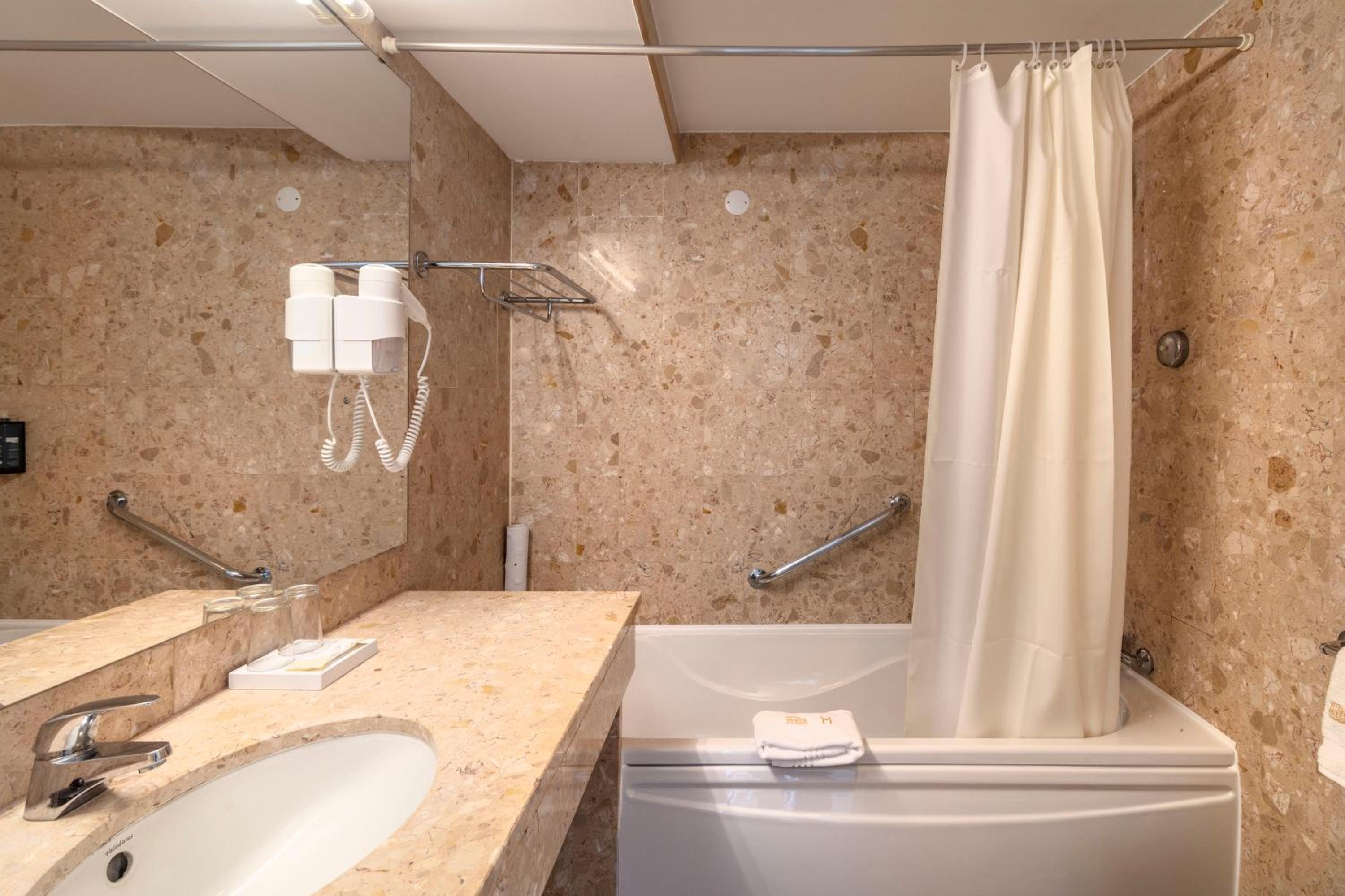 Superior Twin Room With Sea View