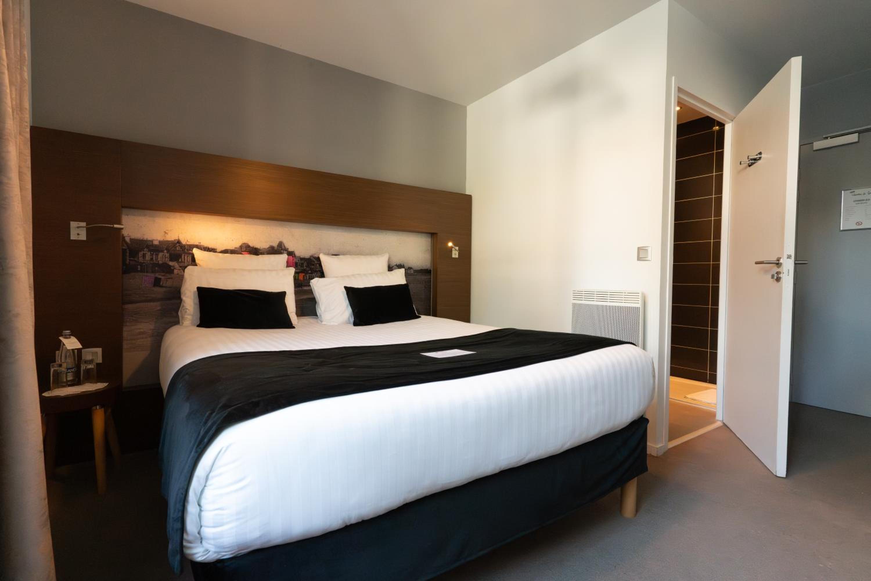 Double Room with Spa Access - Photo 5