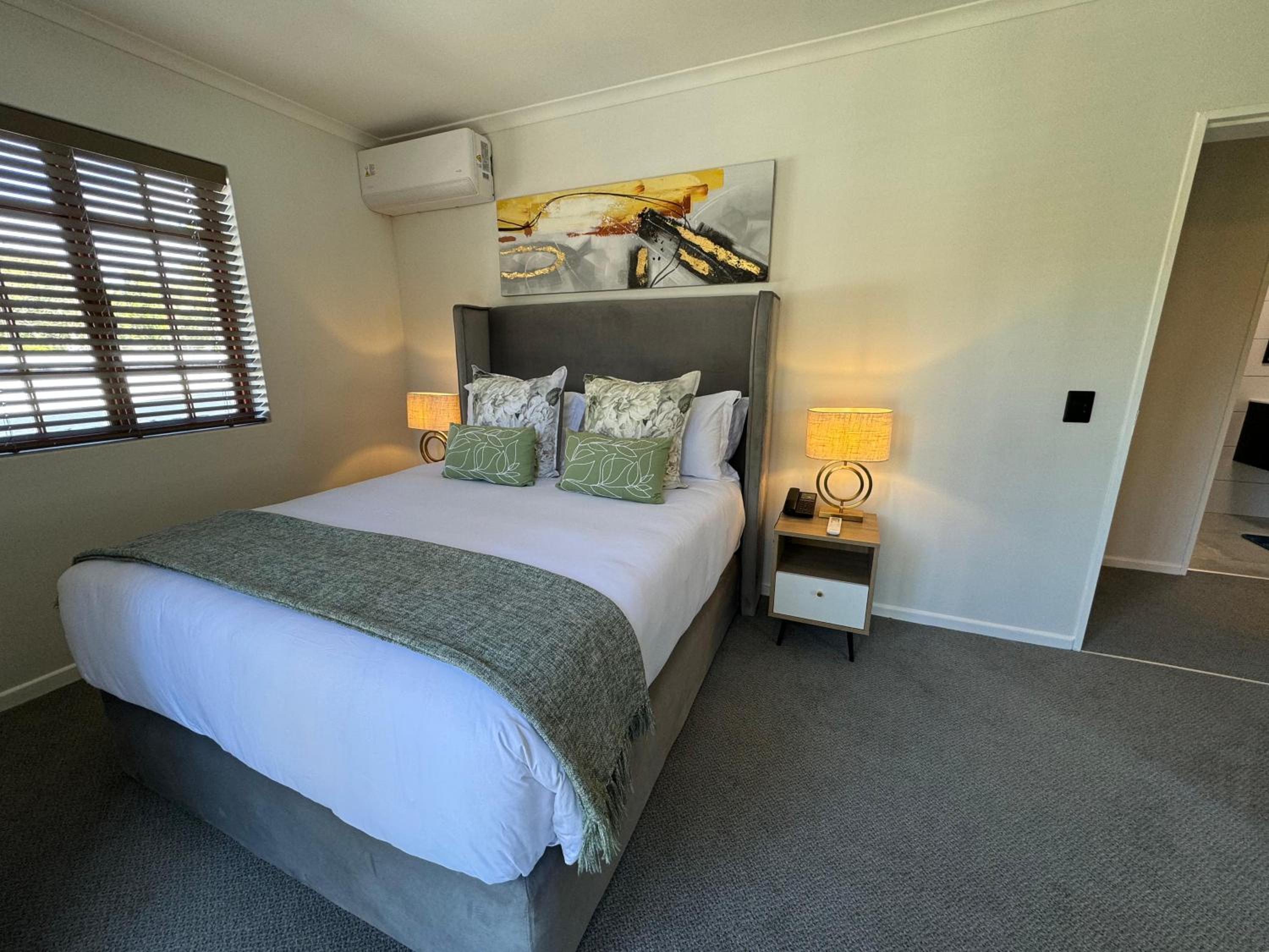 Two-Bedroom Suite - Photo 3