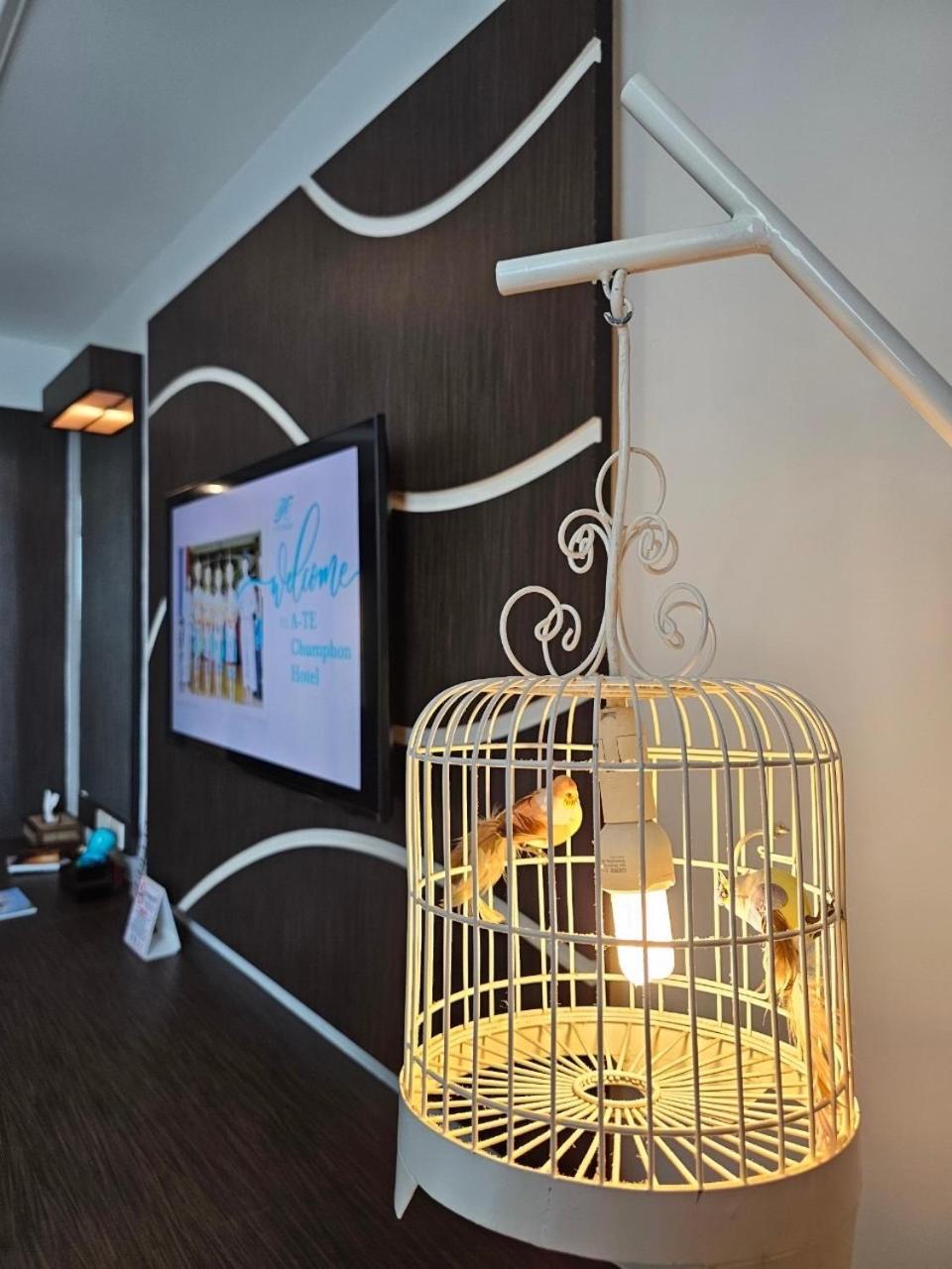 Suite - Photo 15