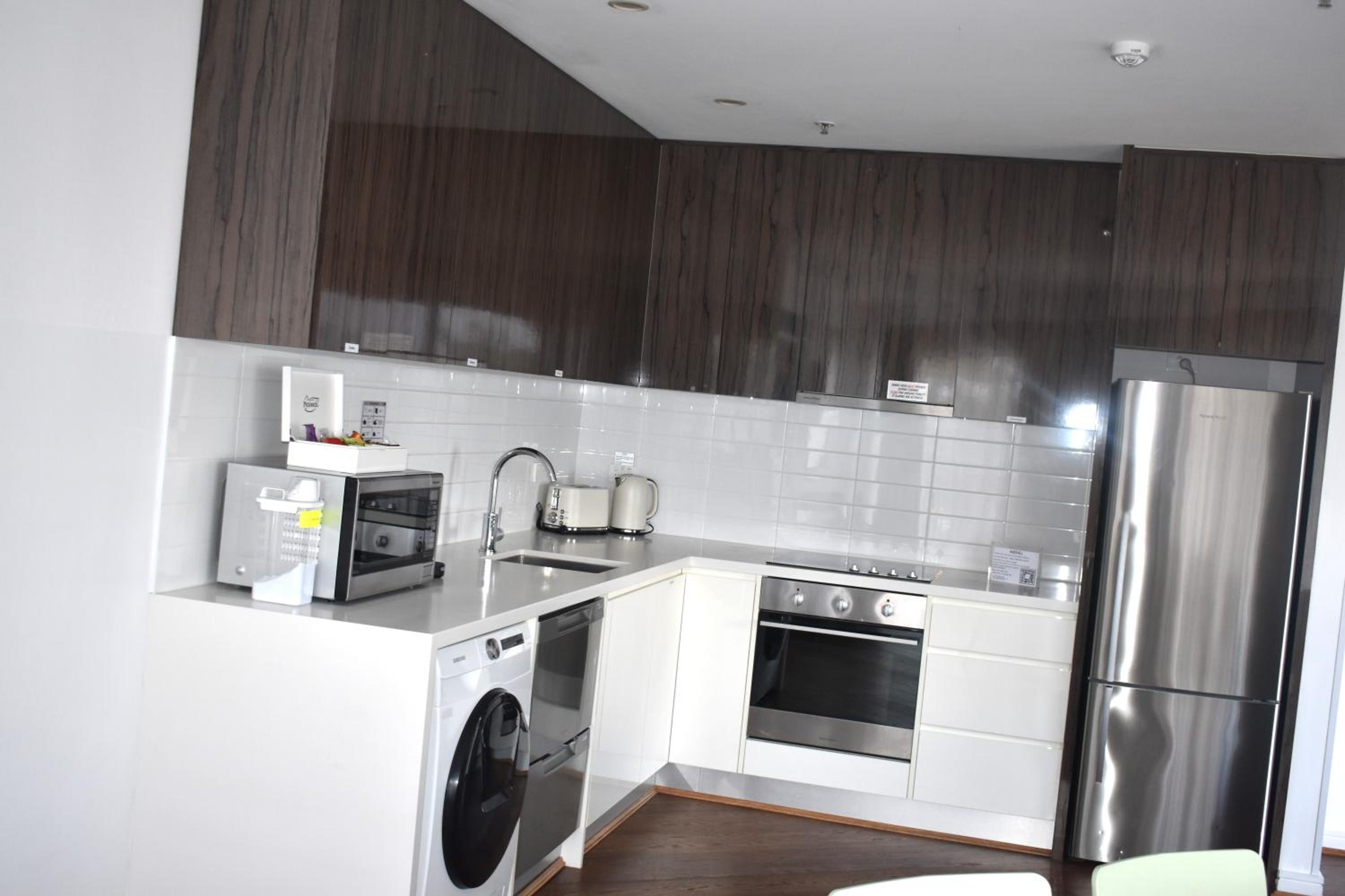 One-Bedroom Suite with Ocean View and Balcony photo 2