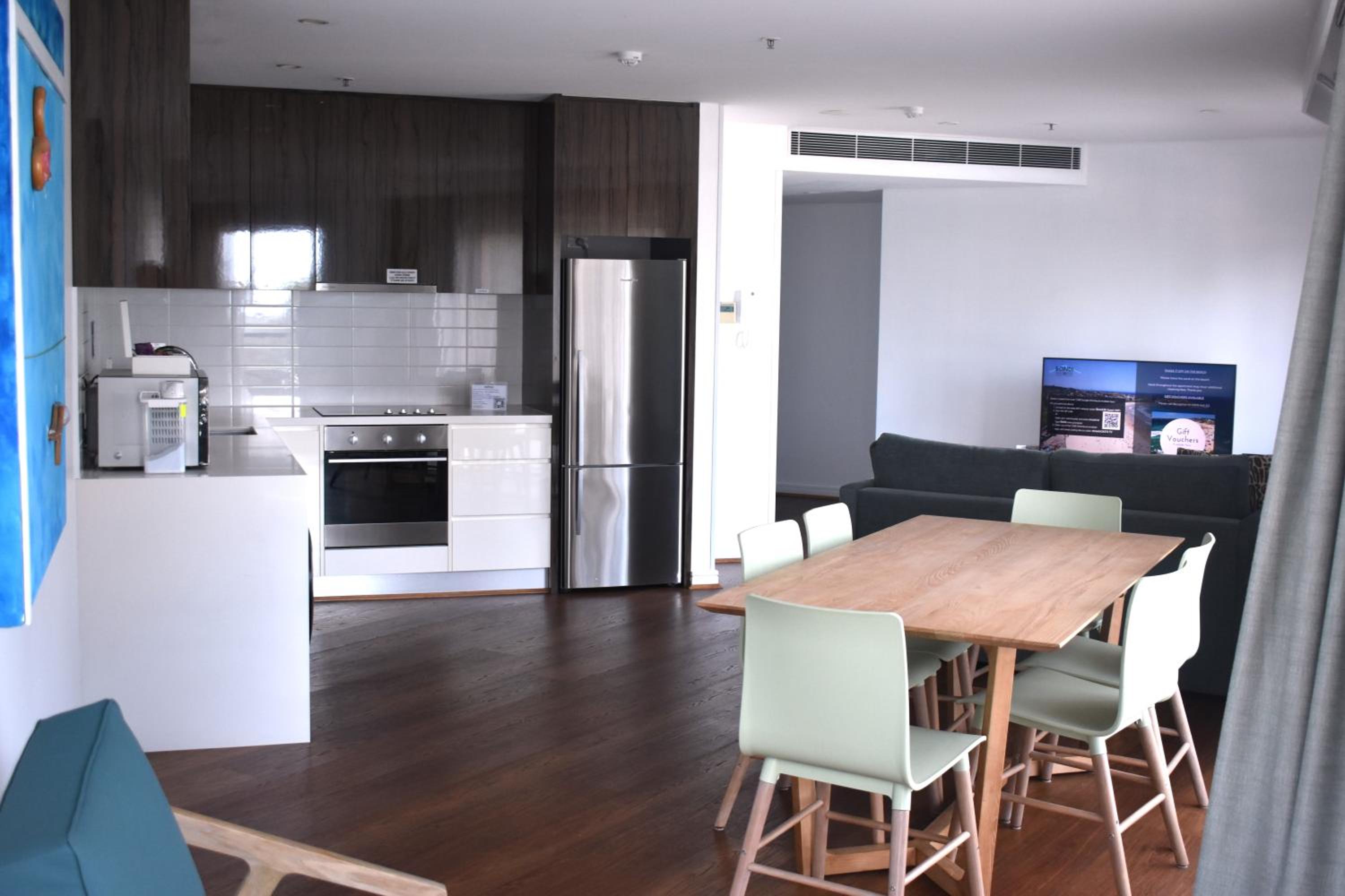 One-Bedroom Suite with Ocean View and Balcony photo 3