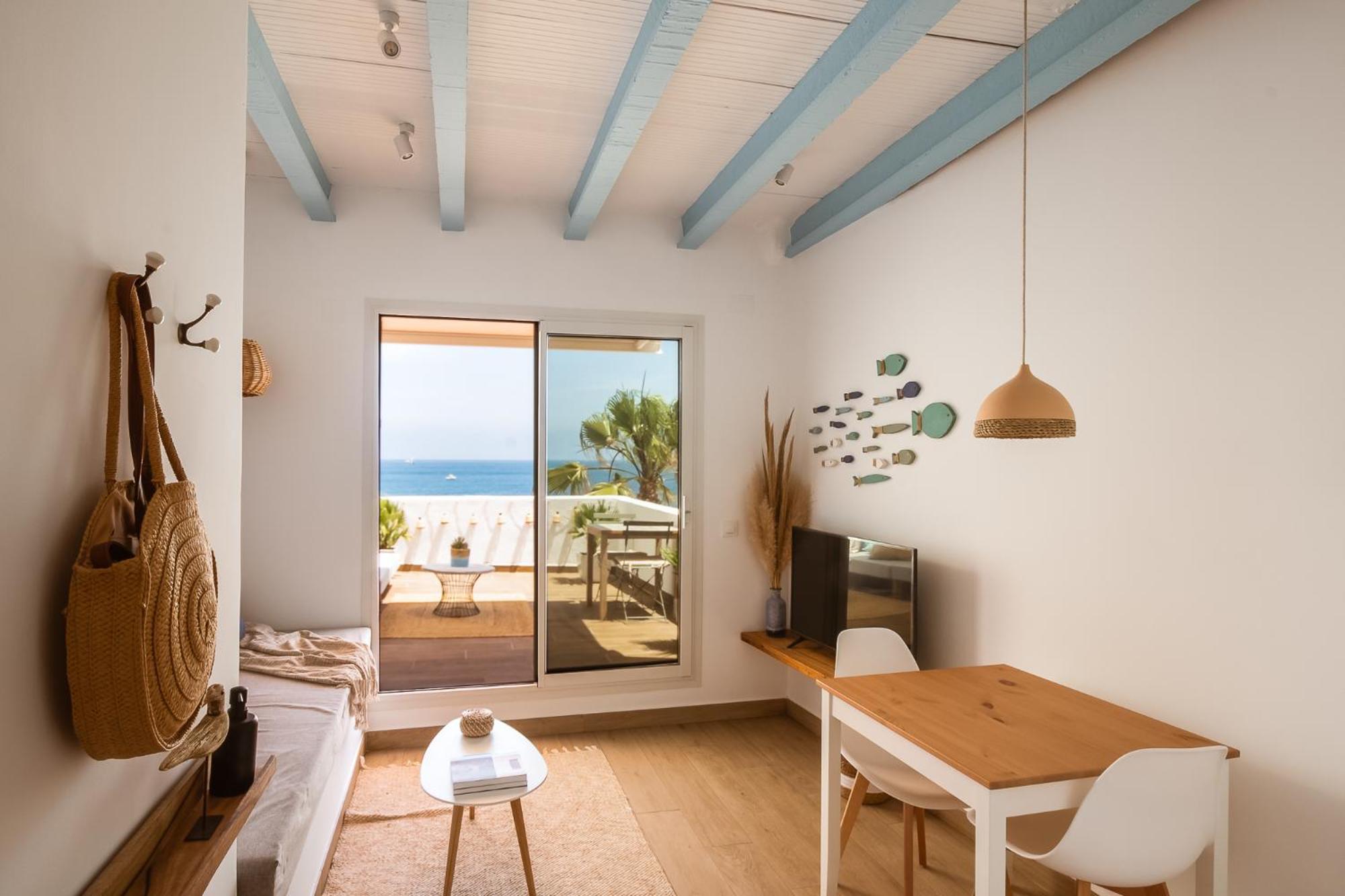 Habitación Triple Deluxe con Vista al Mar