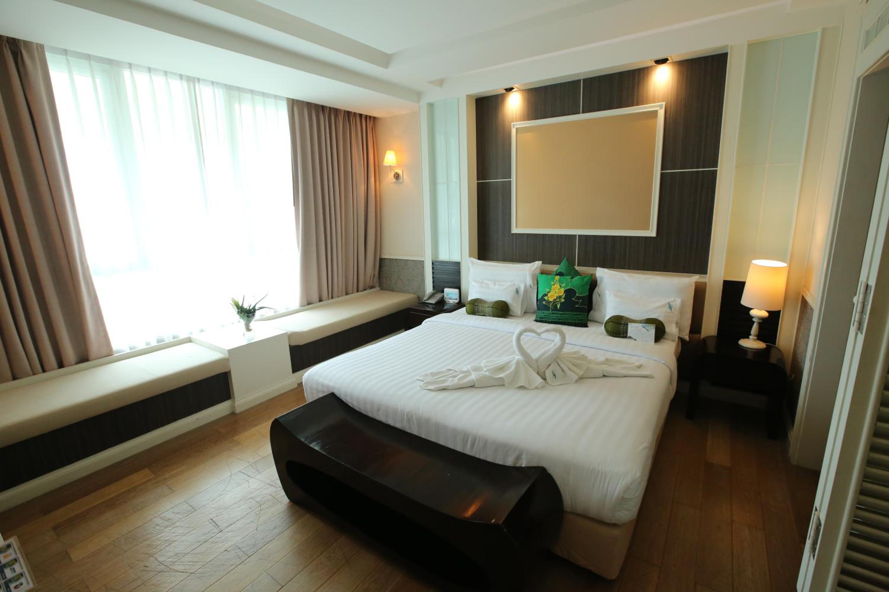 Suite - Photo 14