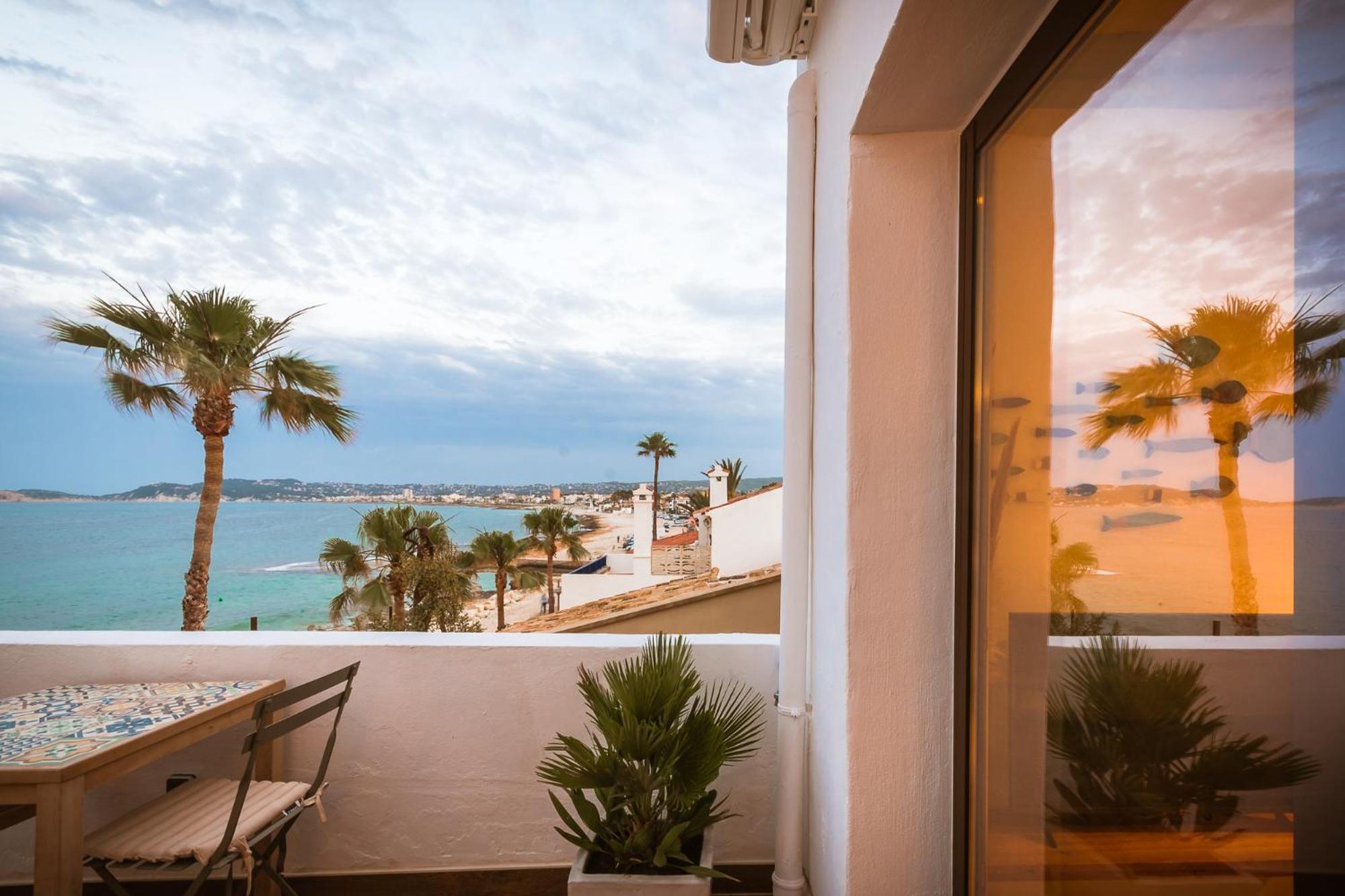 Deluxe Triple Room with Sea View photo 3
