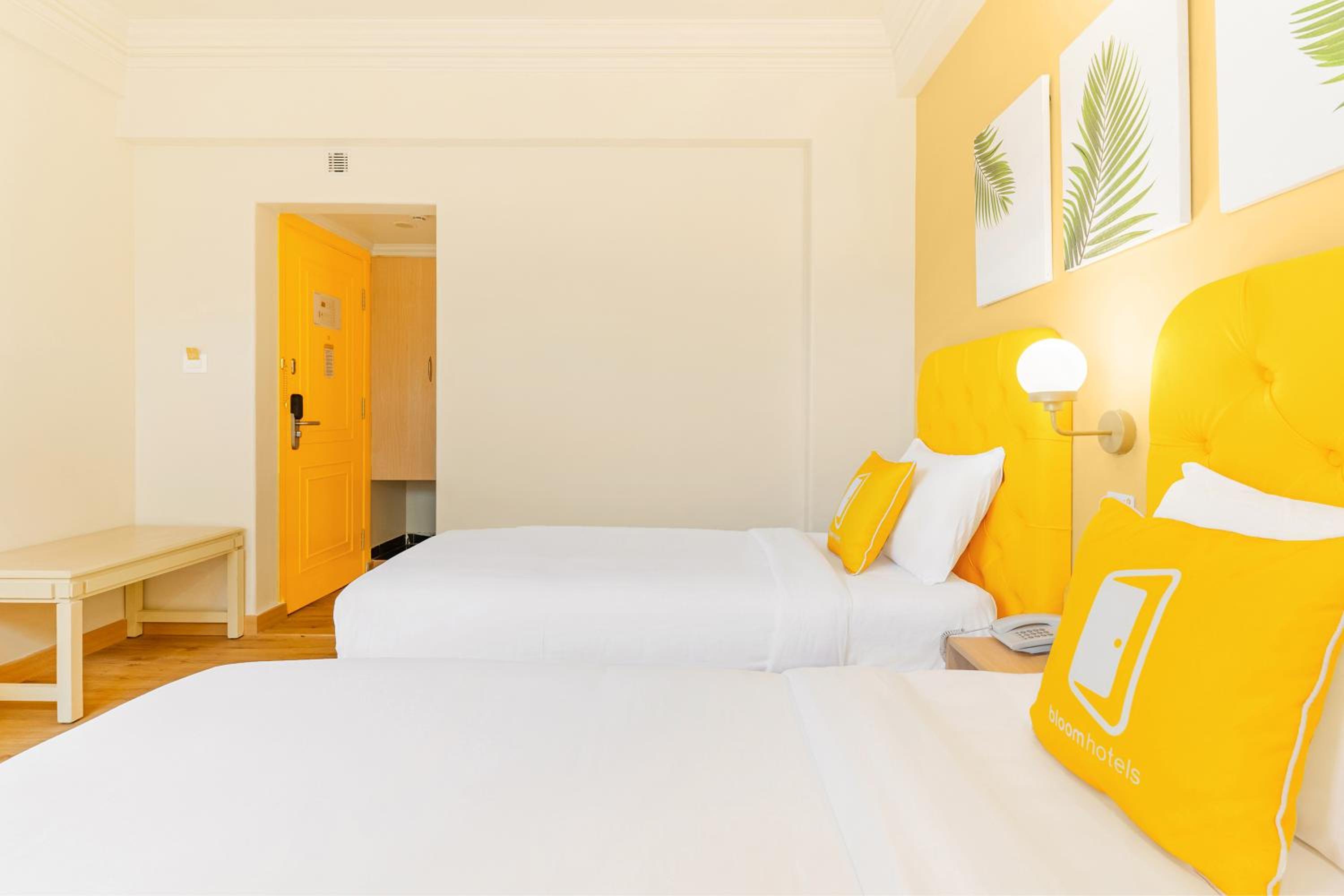 Standard Twin Room - Photo 2