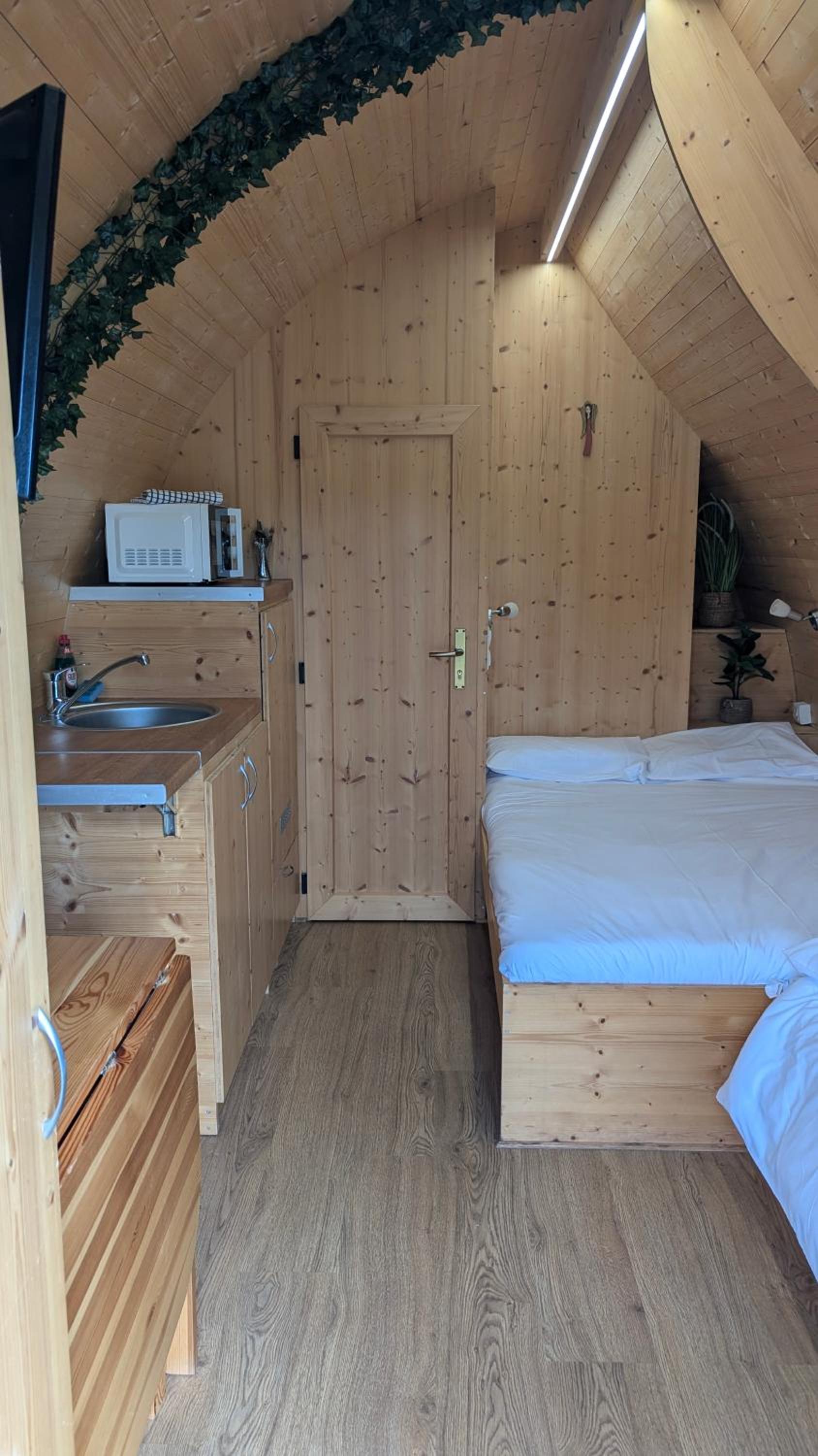 One-Bedroom House photo 1