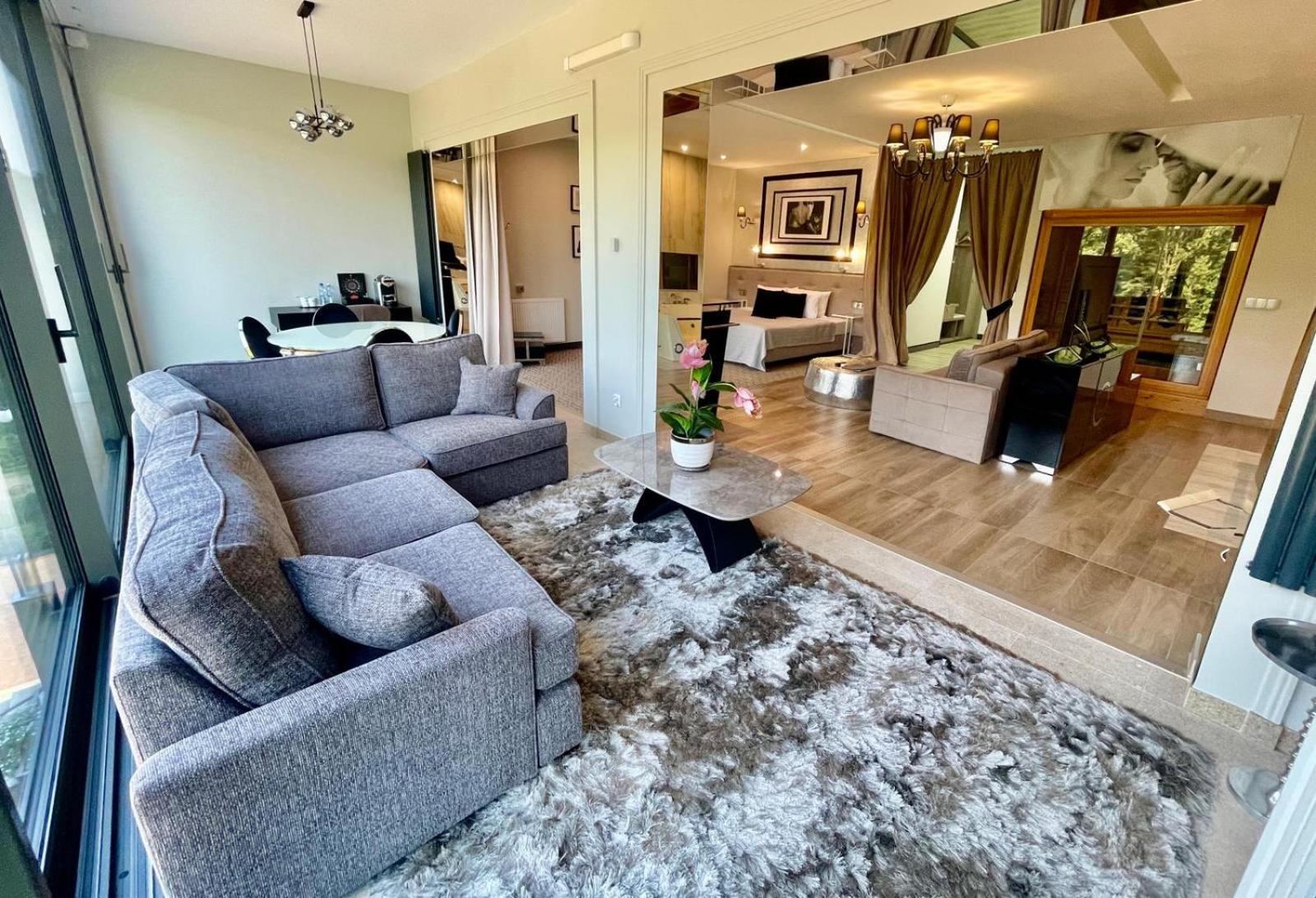 Deluxe Suite with Spa Bath