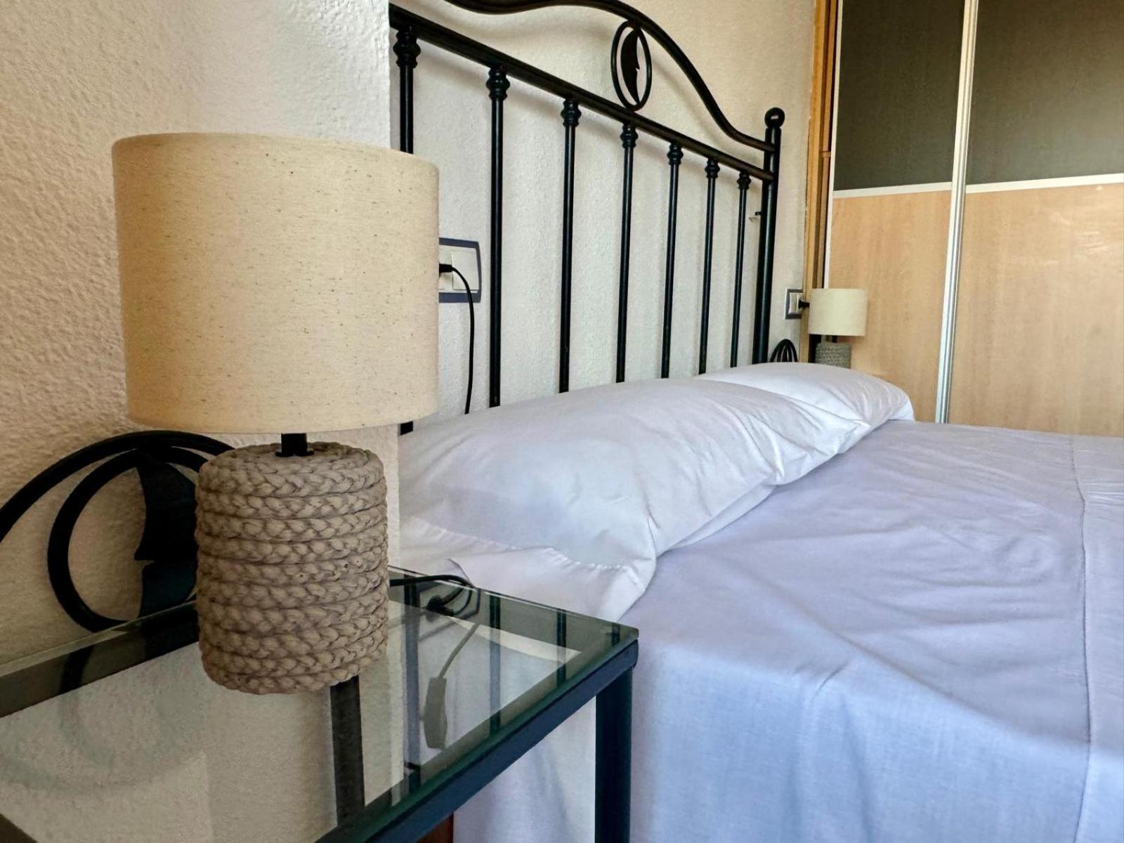 Apartamento de dos habitaciones con balcón