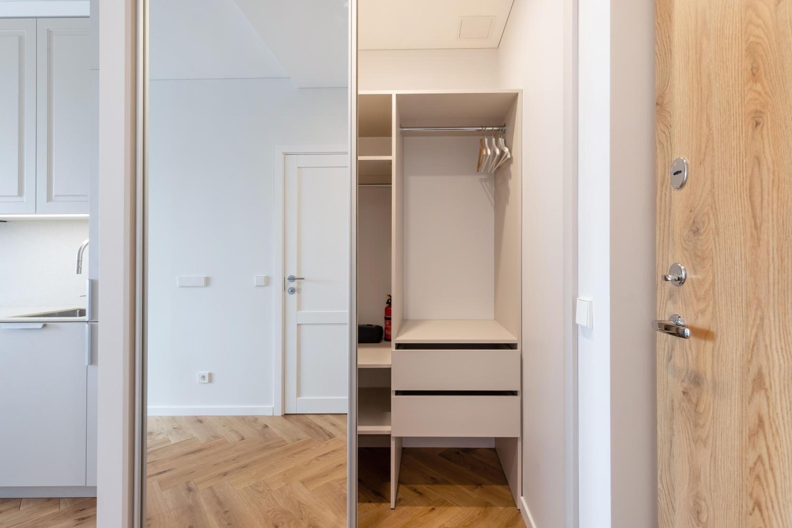 One-Bedroom Apartment photo 2