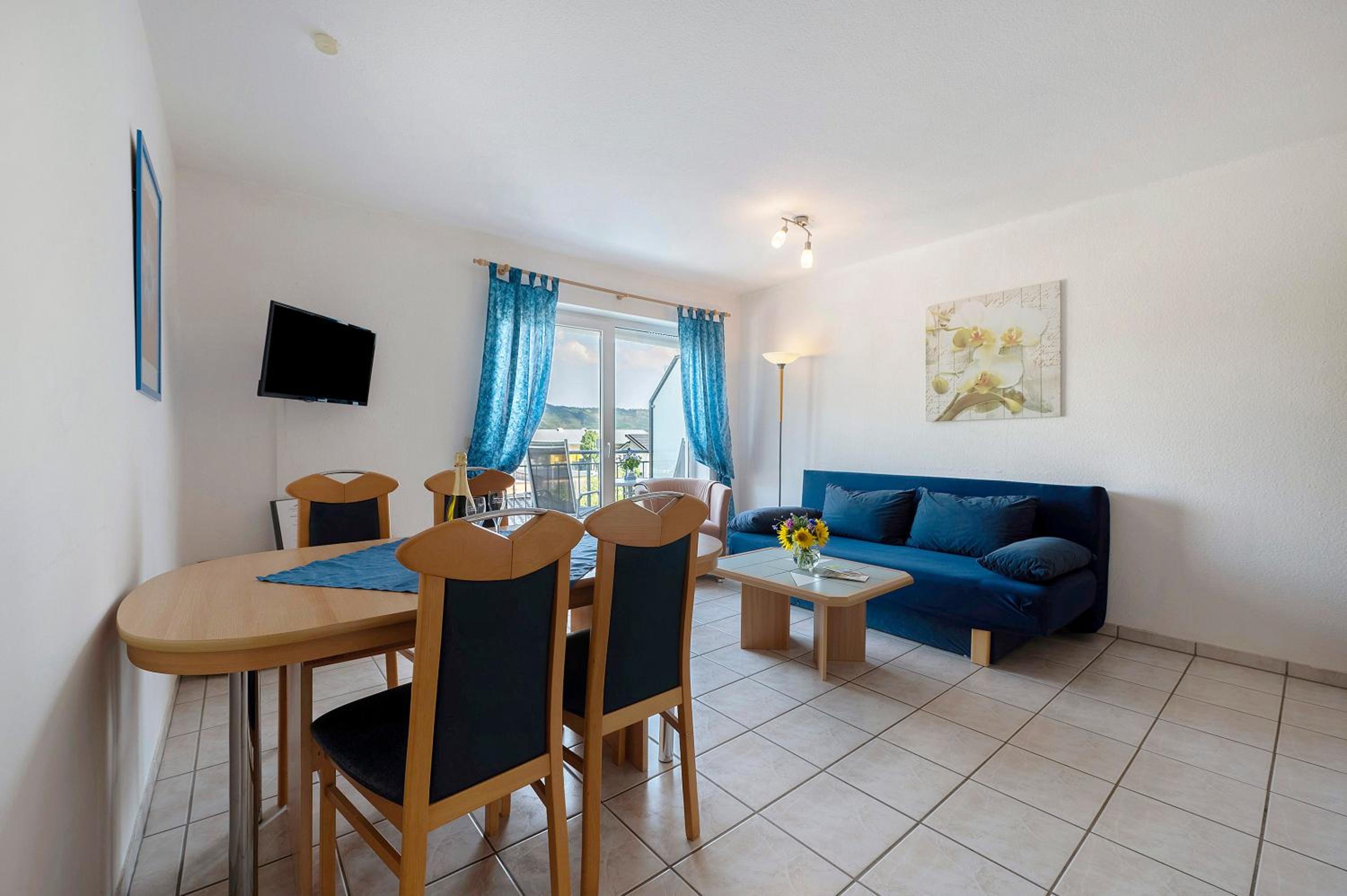 Two-Bedroom Deluxe Apartment with Garden View photo 1