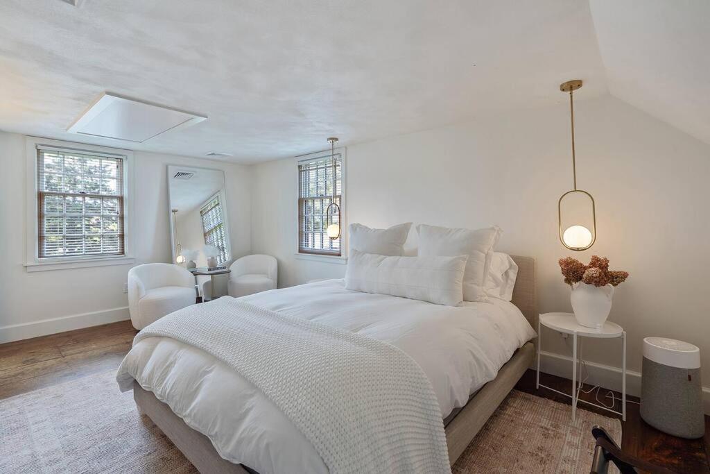 Three-Bedroom House photo 1