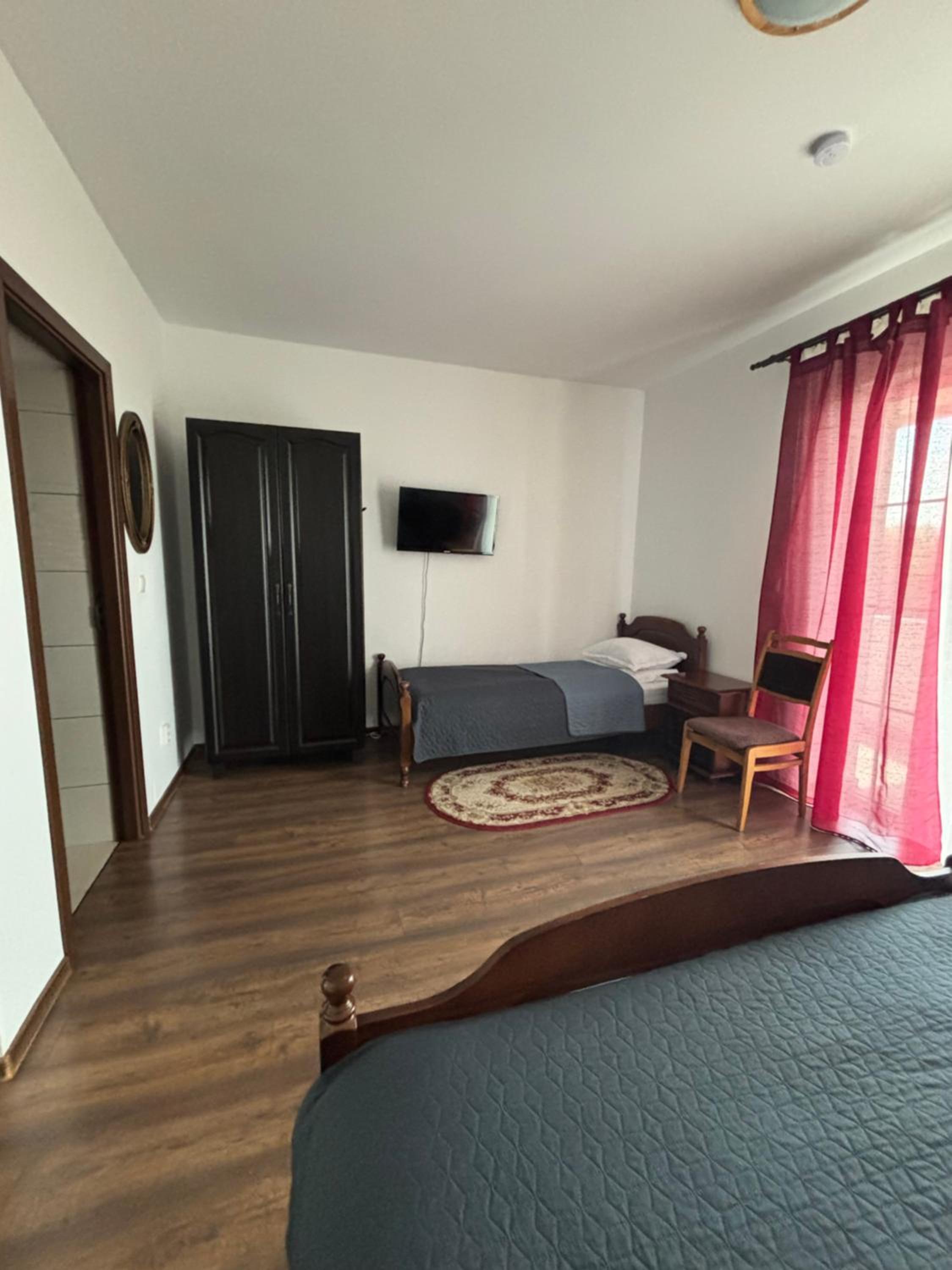 Triple Room with Balcony - Photo 12