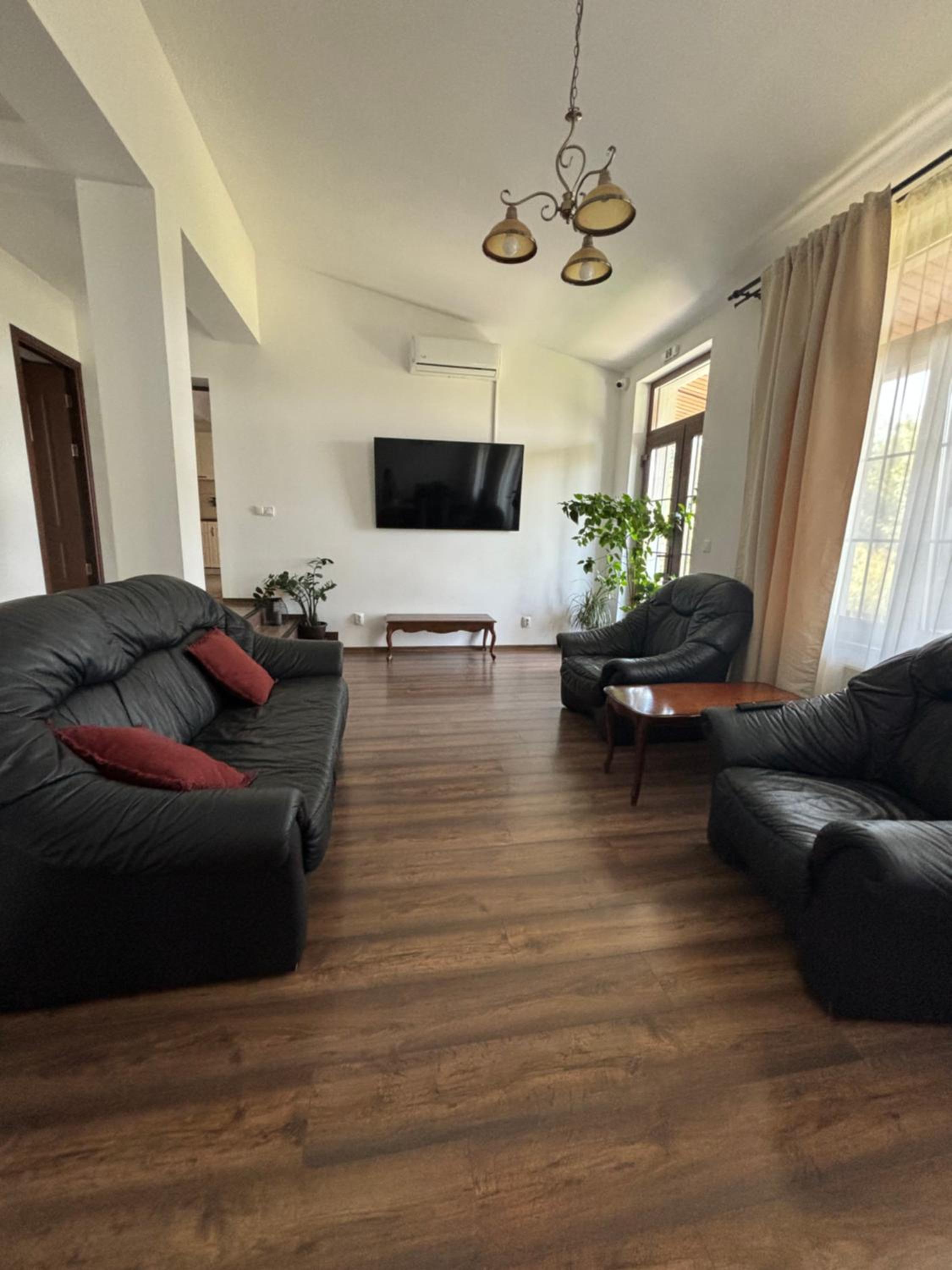Double Room with Private Bathroom - Photo 1