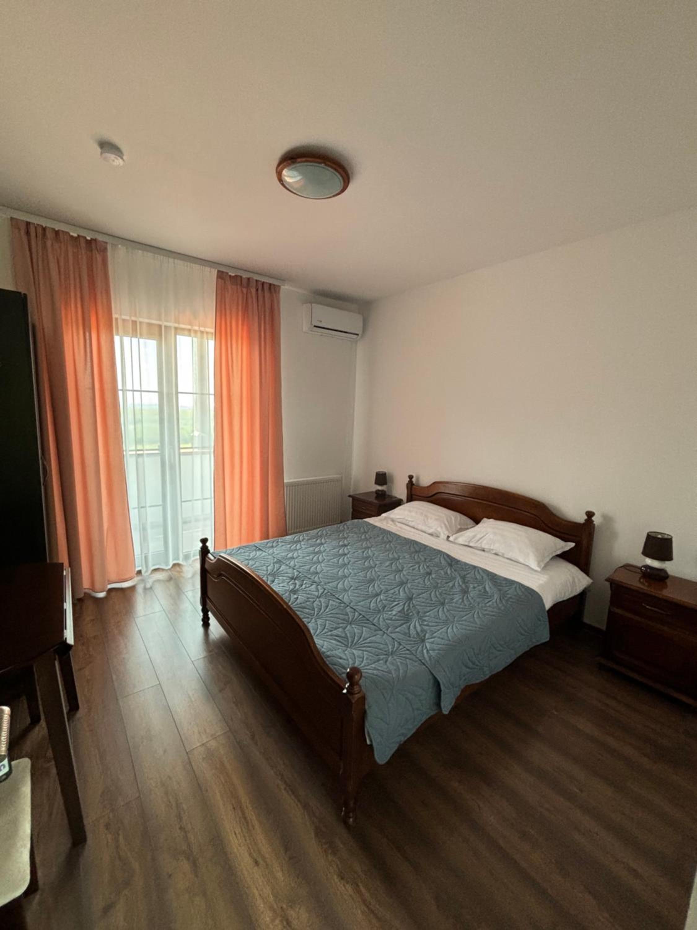 Double Room with Private Bathroom - Photo 13