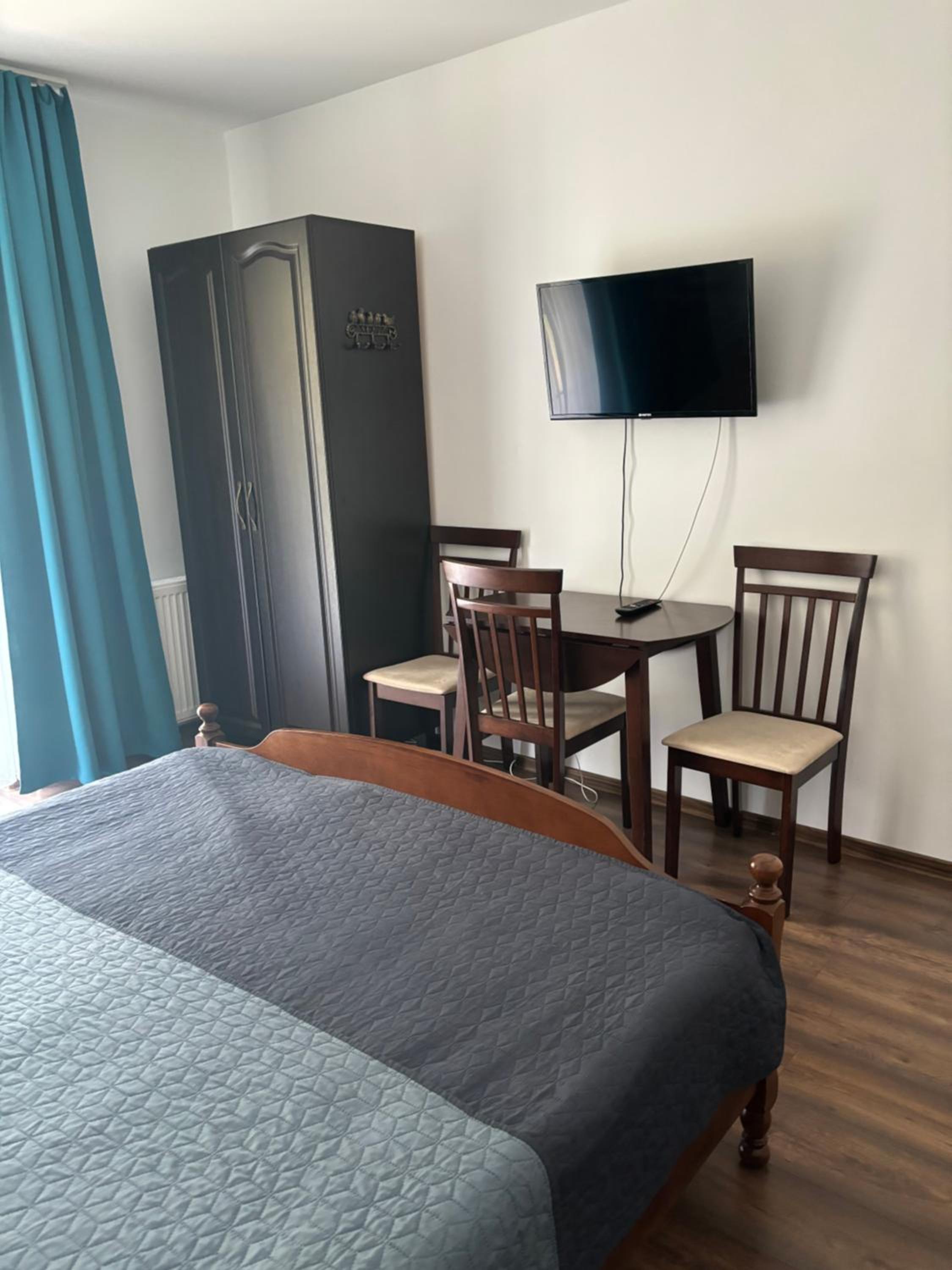 Double Room with Private Bathroom - Photo 31
