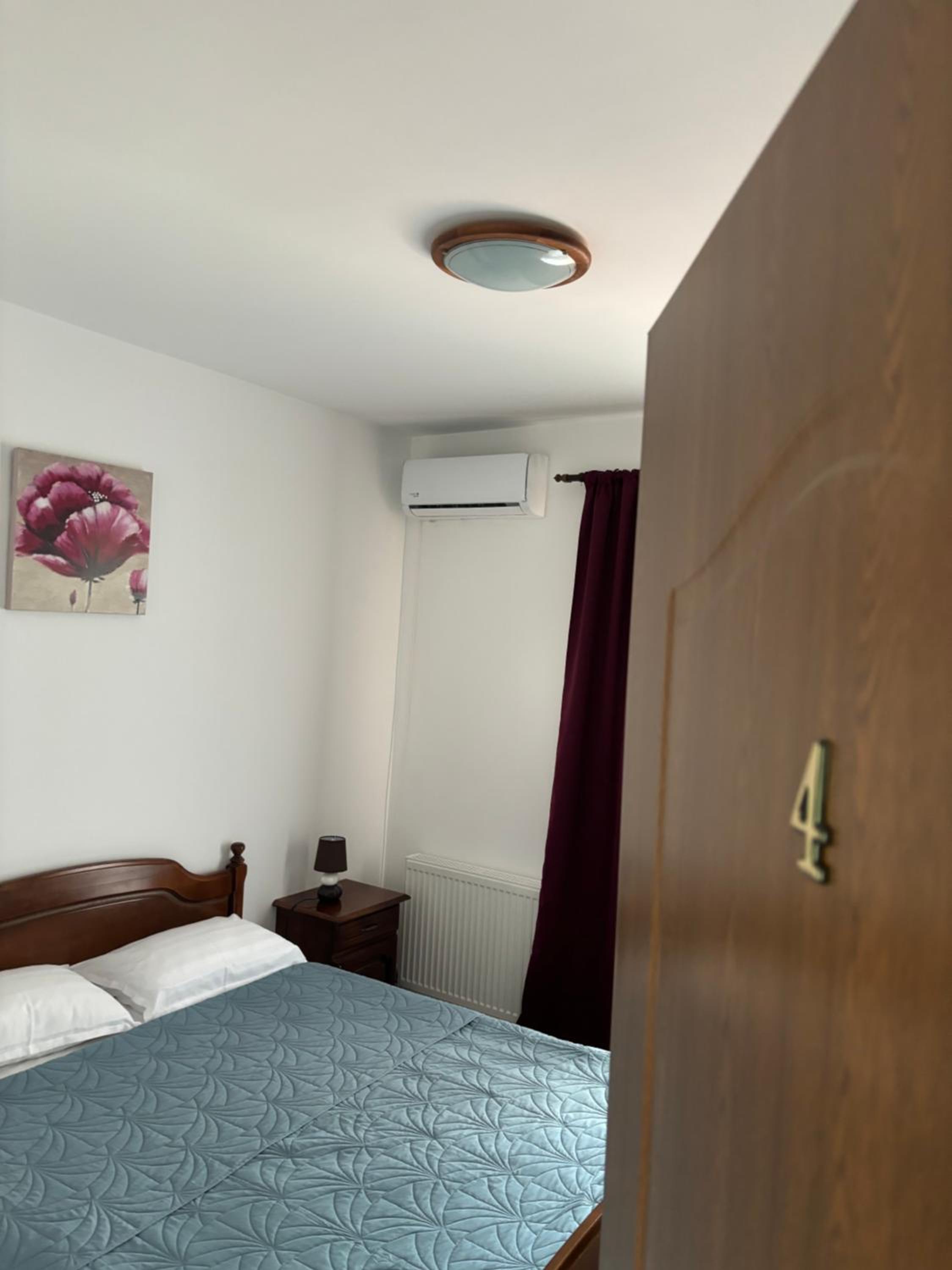 Double Room with Private Bathroom - Photo 21