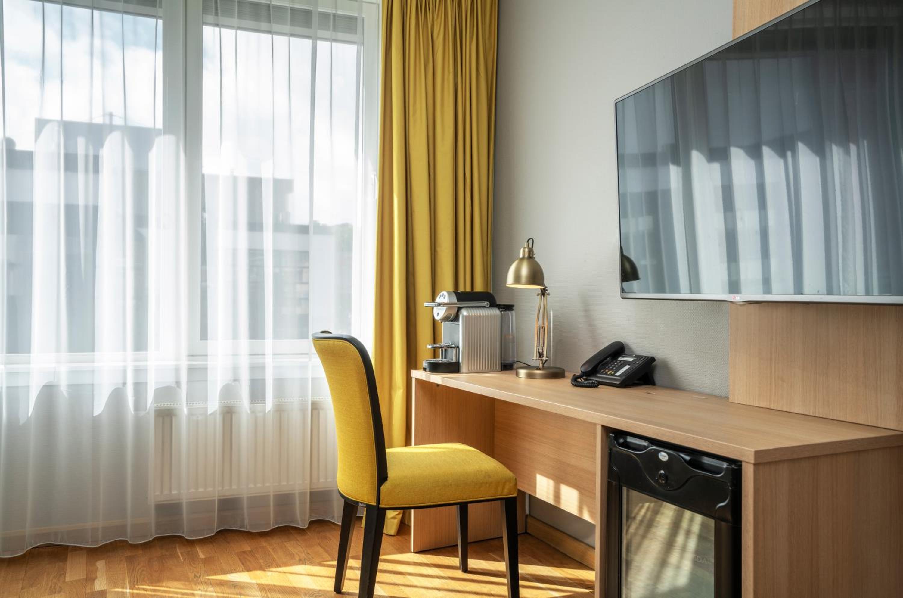 Business Double Room - Photo 1