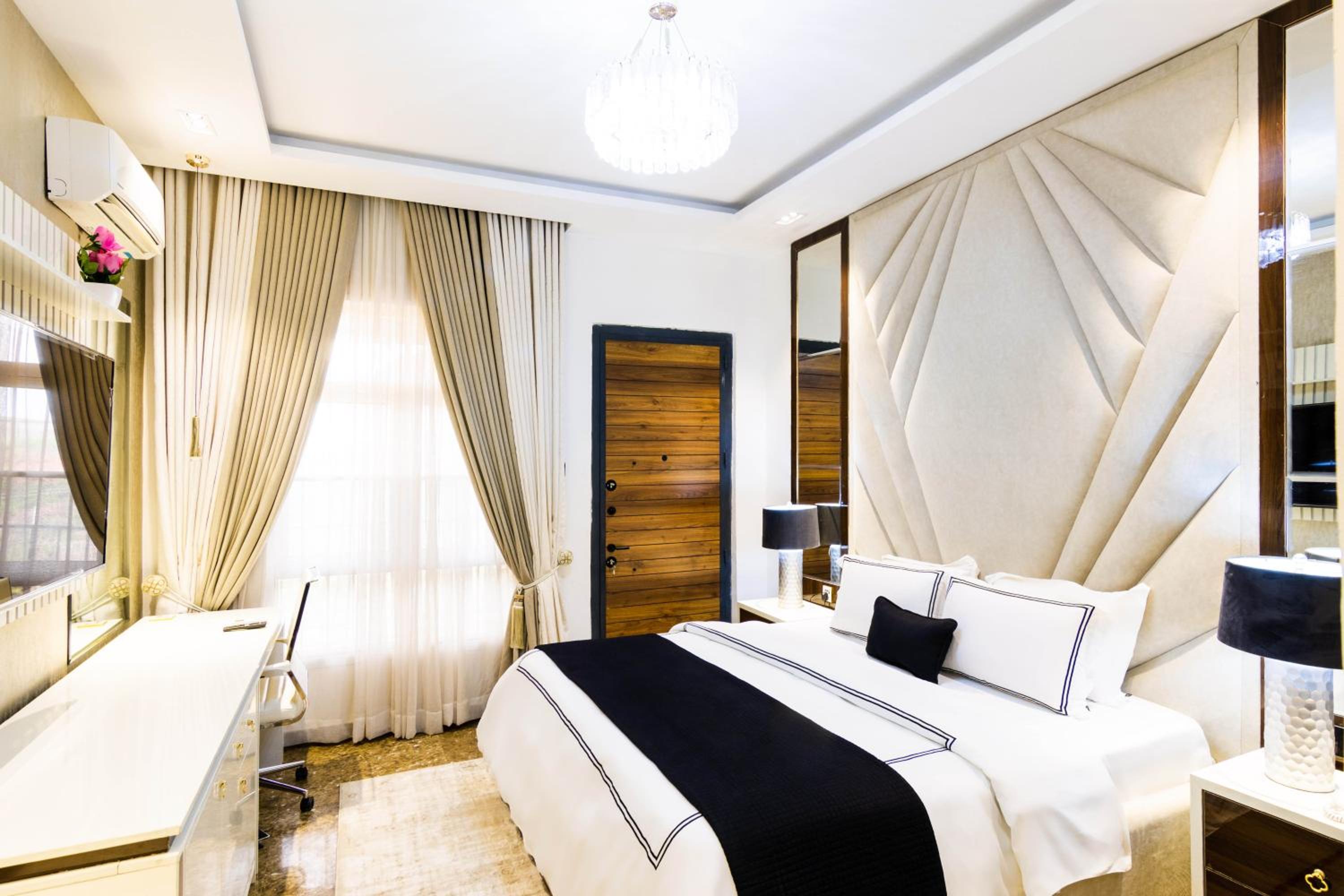 Executive Suite photo 2