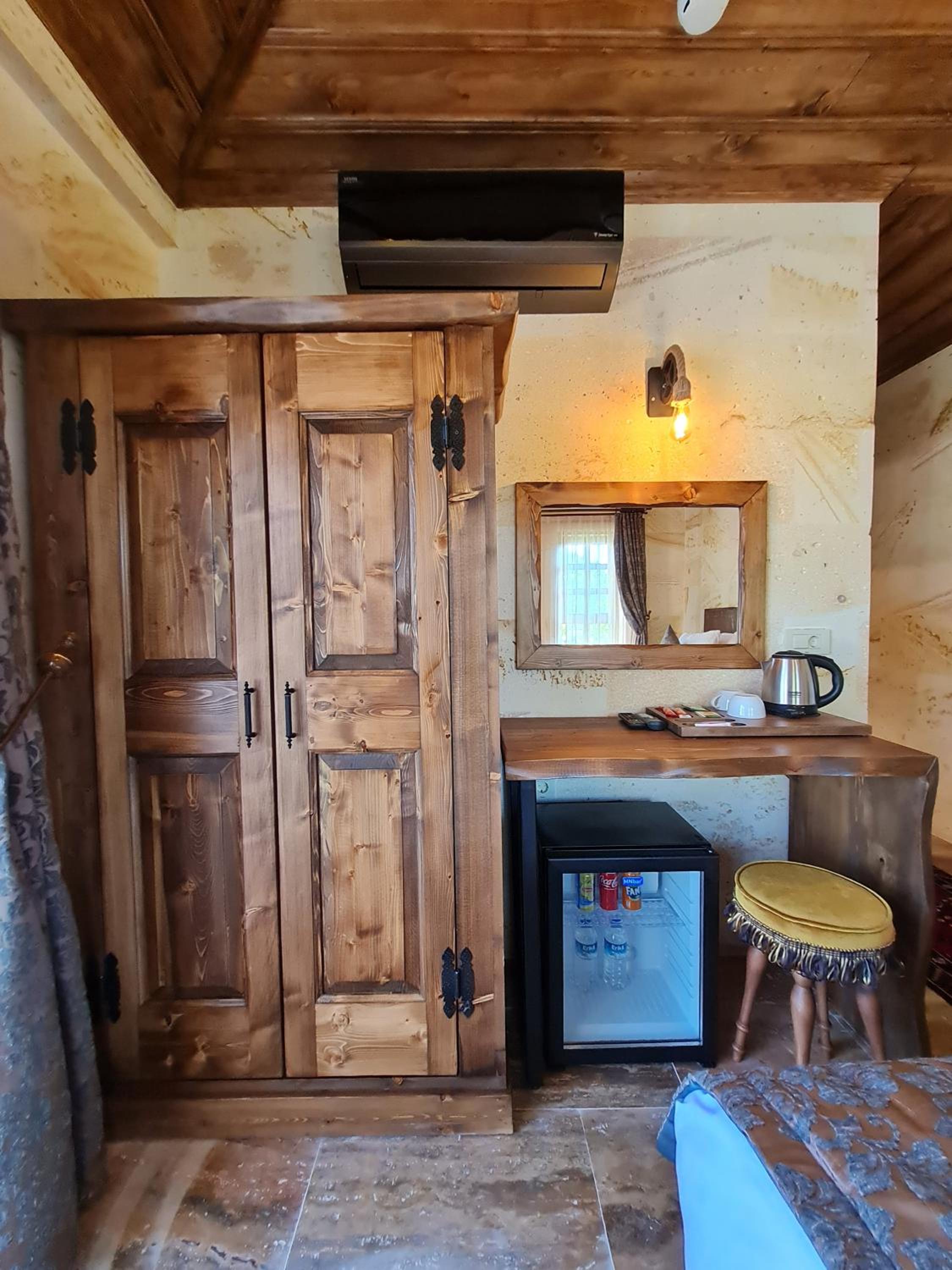 Deluxe Room - Photo 7