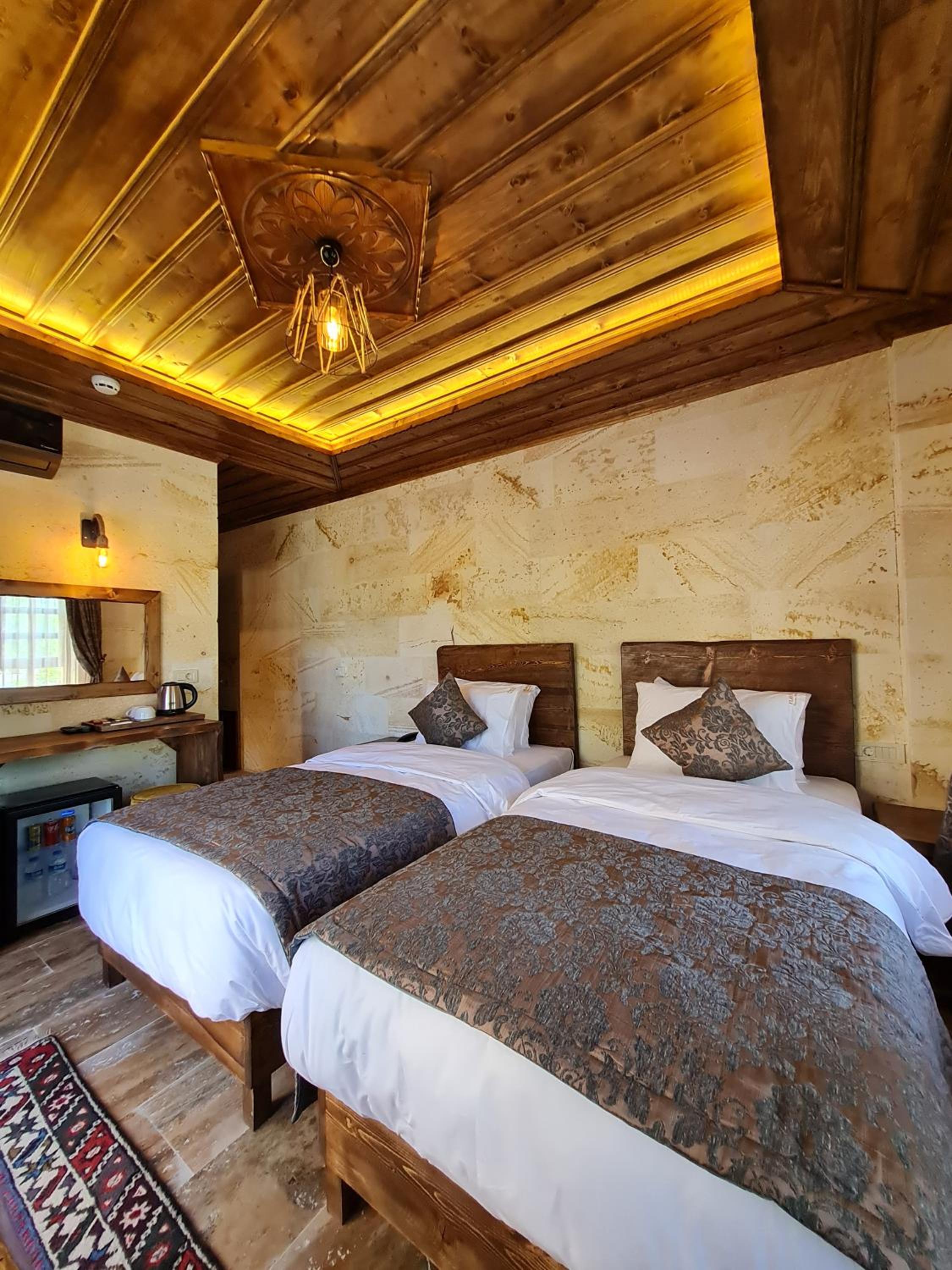 Deluxe Room - Photo 4