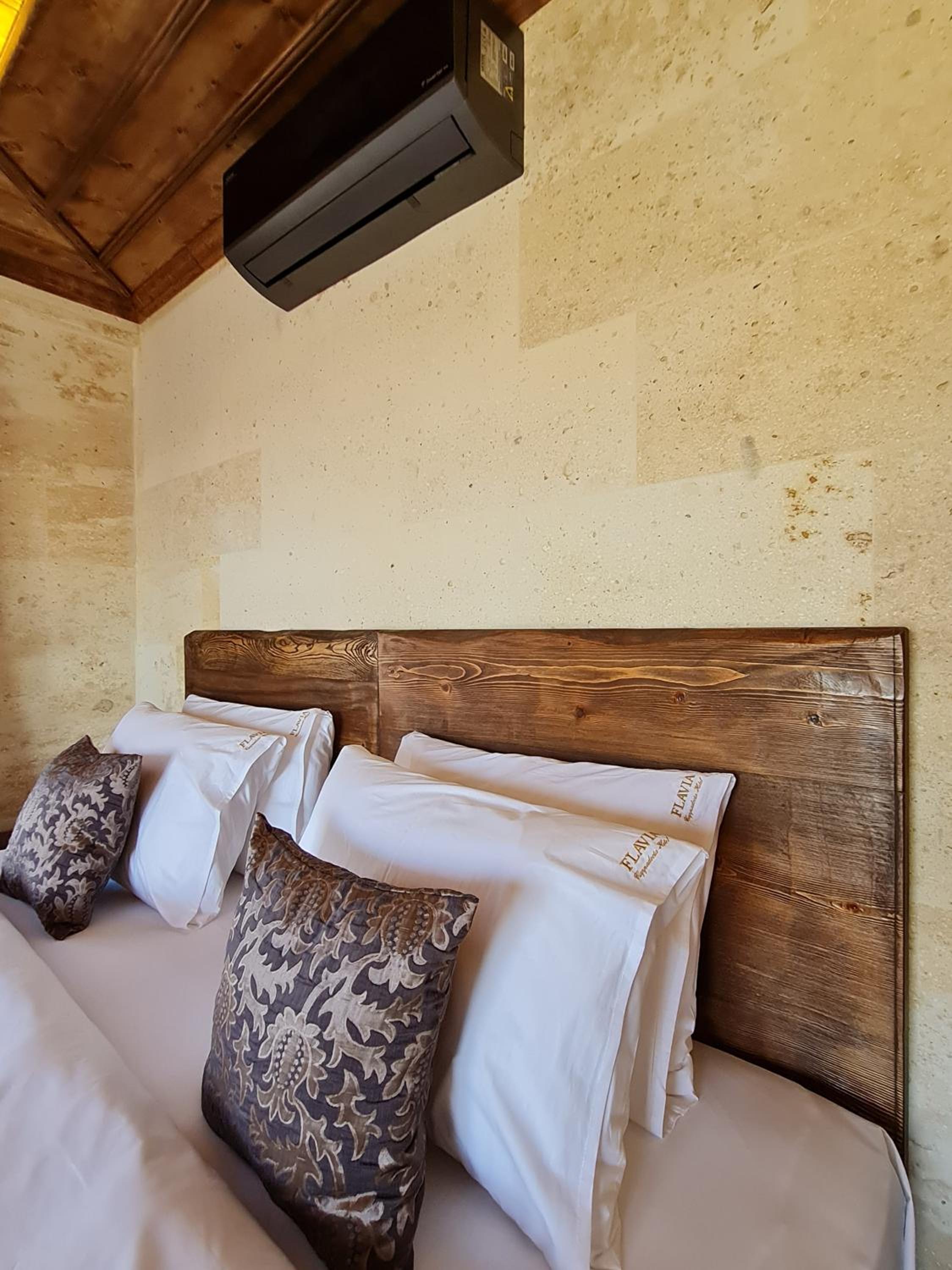 Deluxe Double Room with Castle View - Photo 11