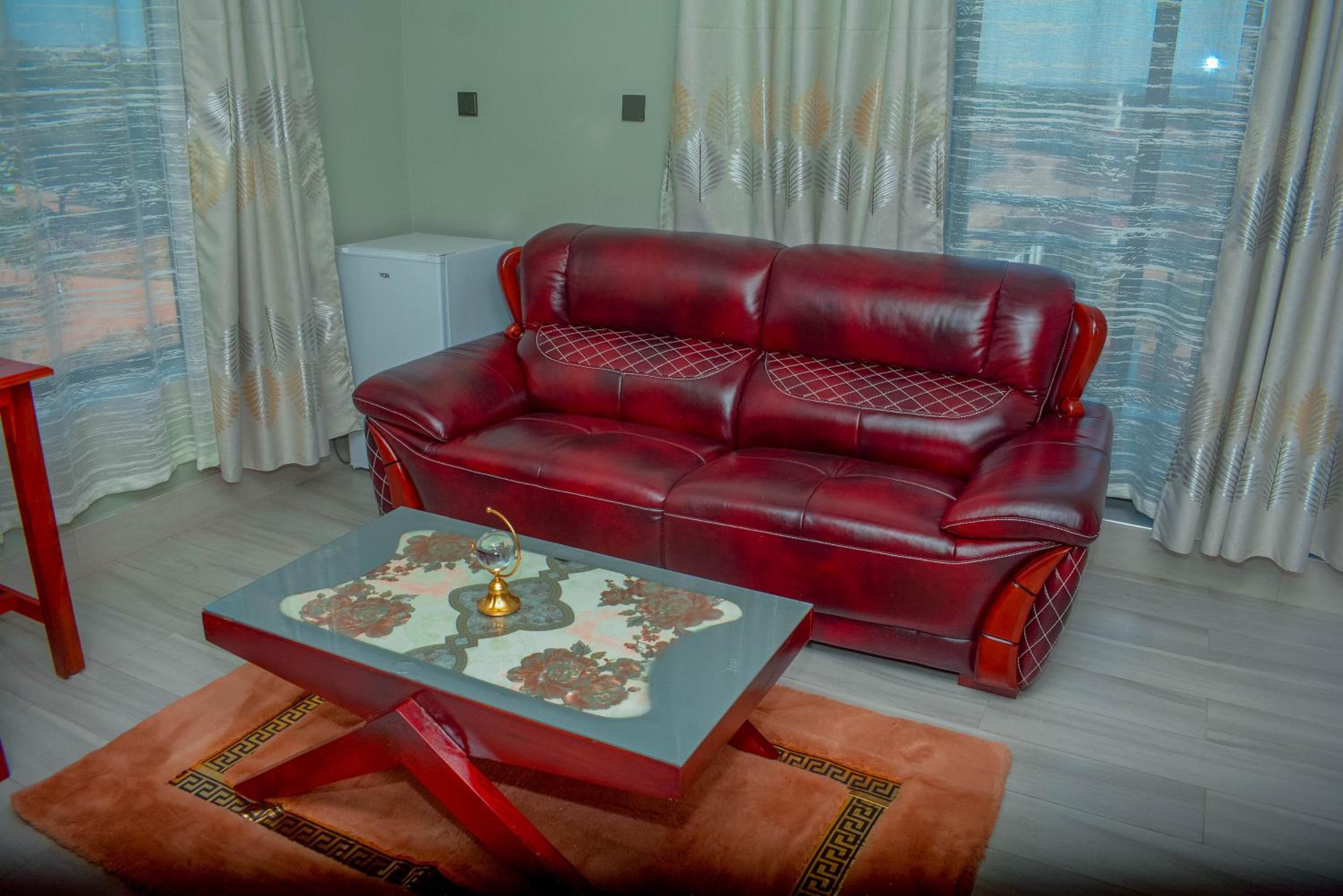 Executive Suite photo 2