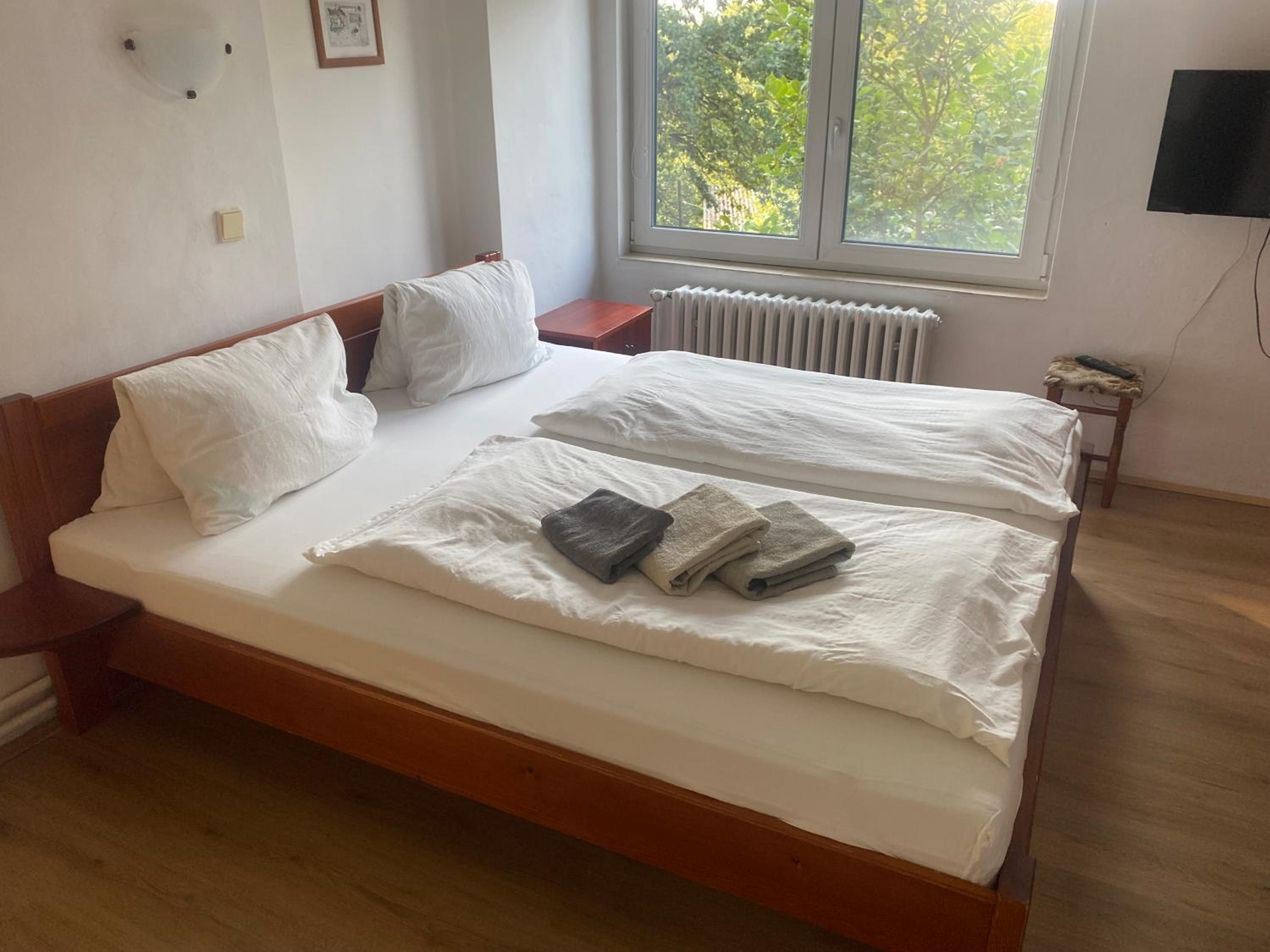 Double Room with Private Bathroom photo 3