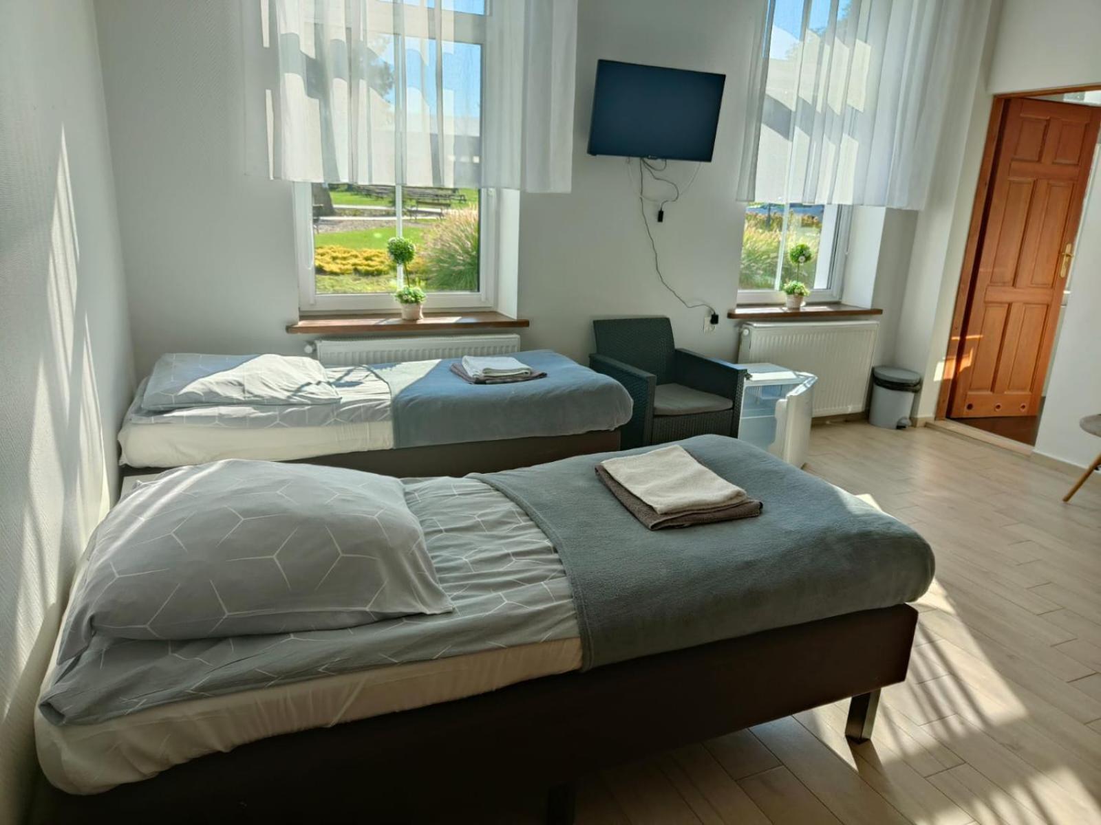 Large Double Room - Photo 1