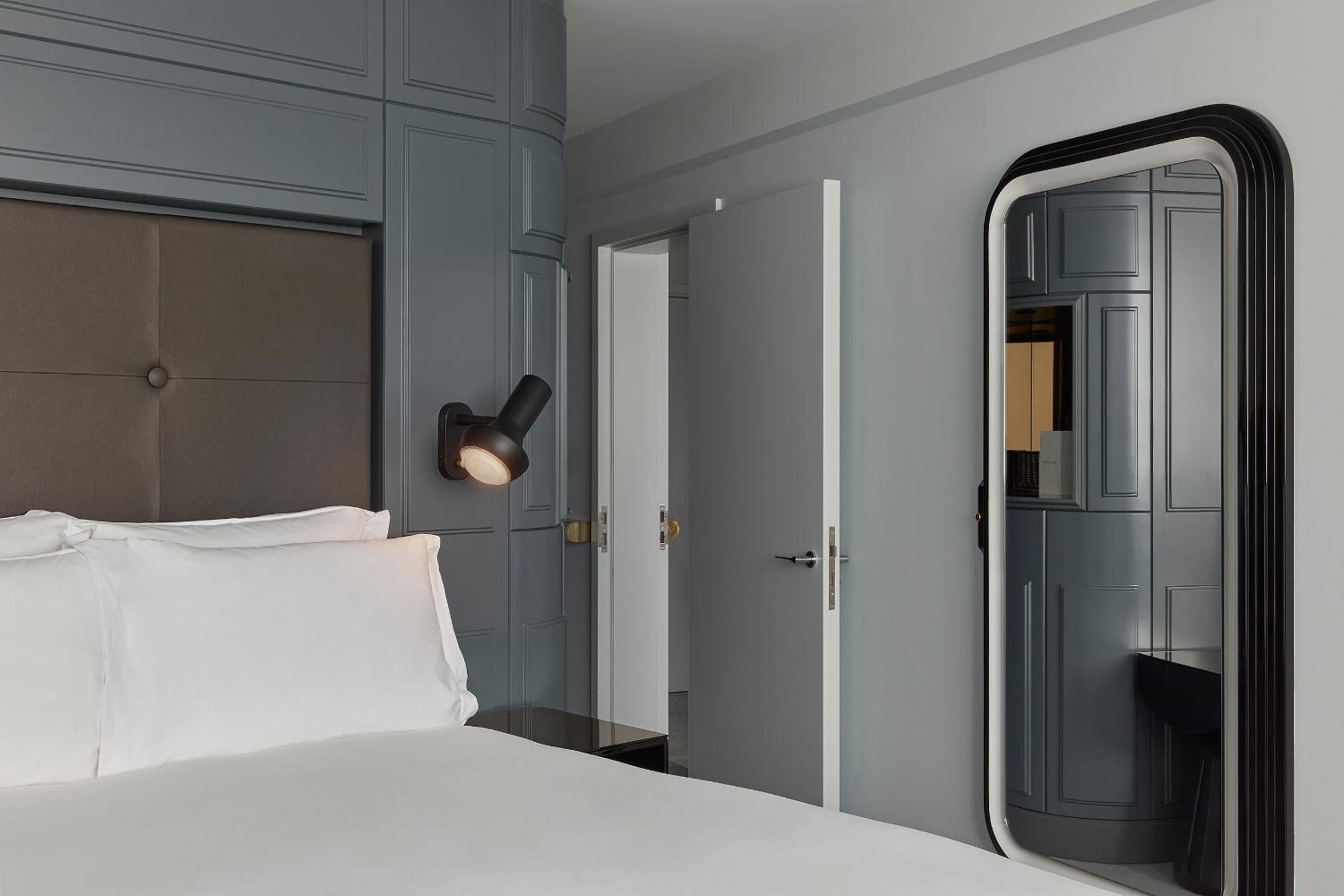 Family Double Room thumbnail 5