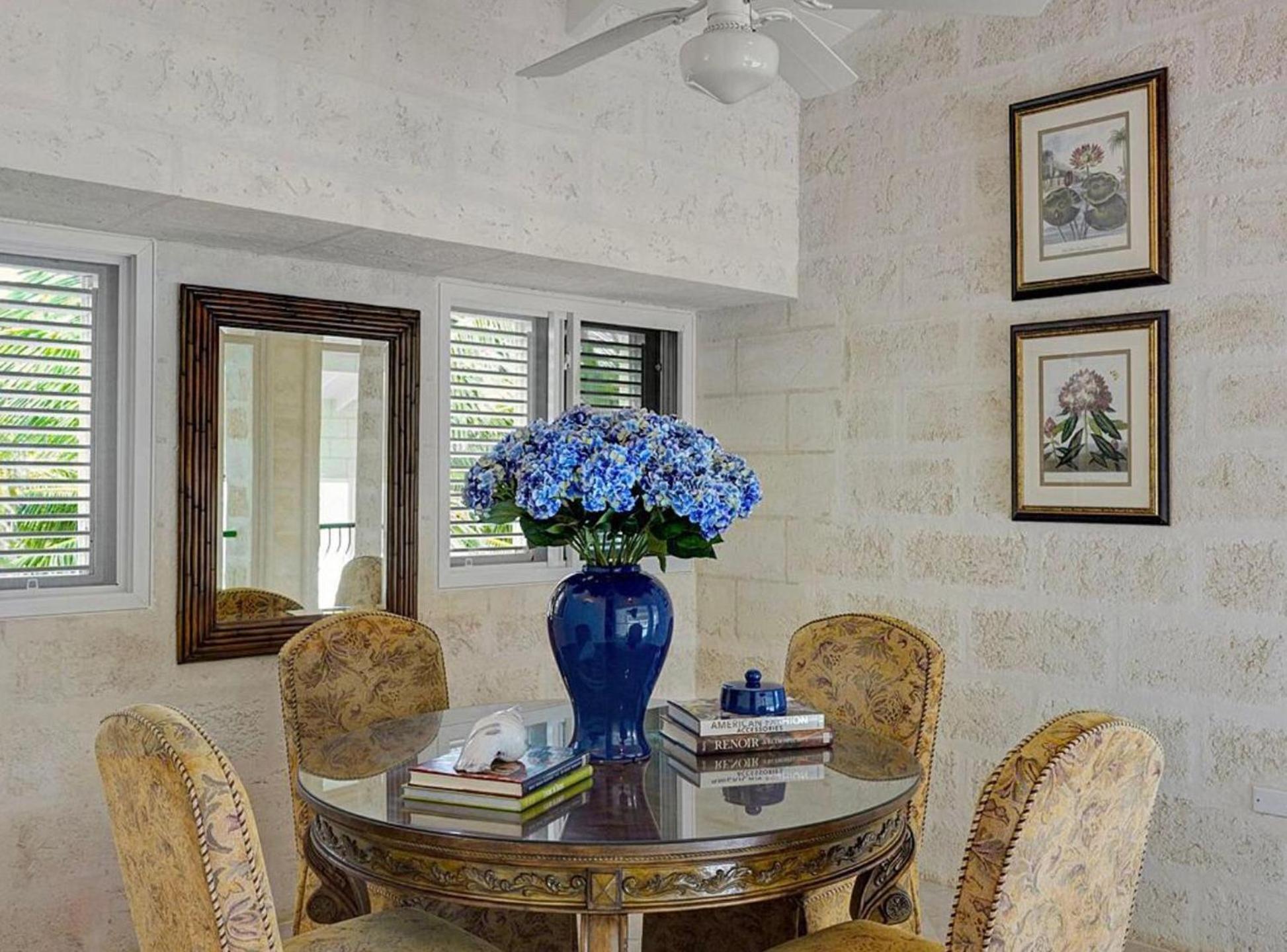 Villa photo 3