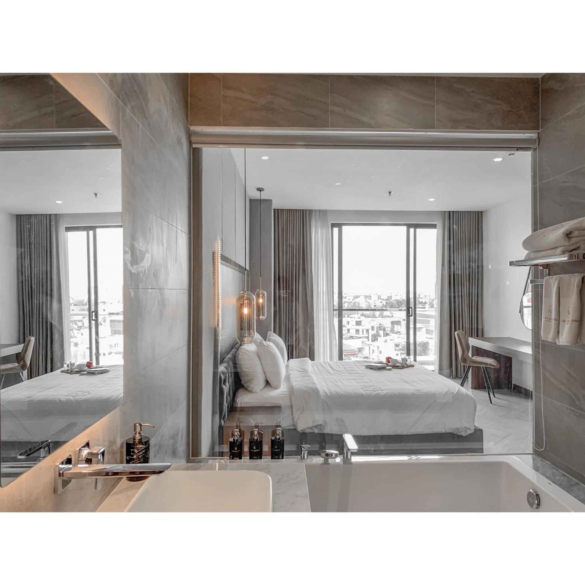 Superior King Room photo 2