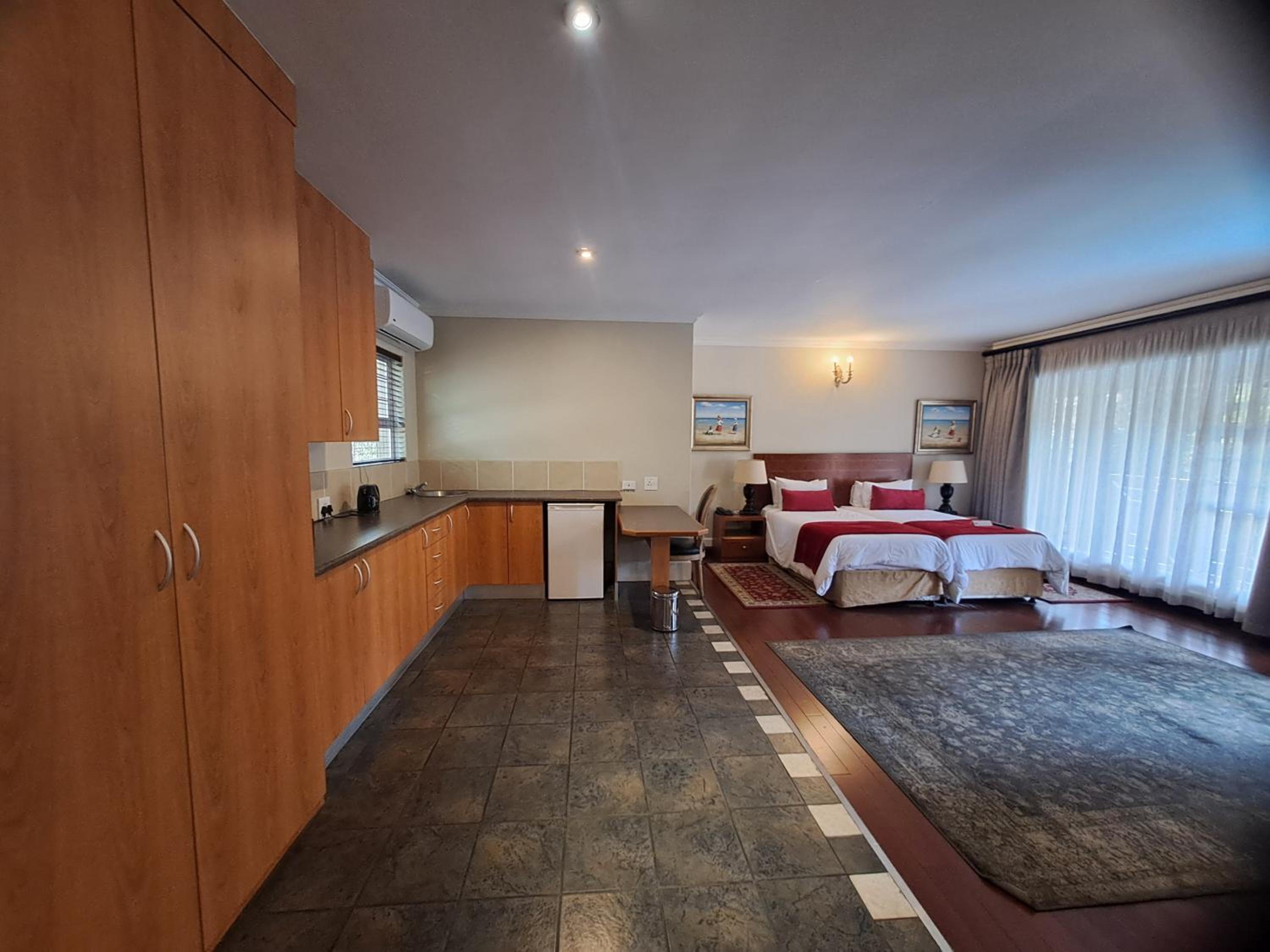 Standard Lodge Room - Photo 11