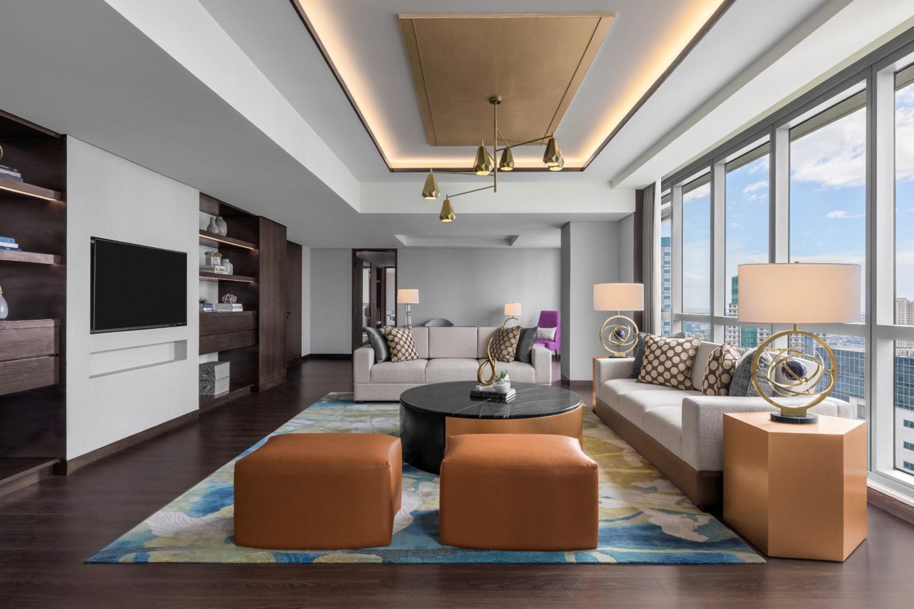 Presidential King Suite - Club Lounge Access photo 2