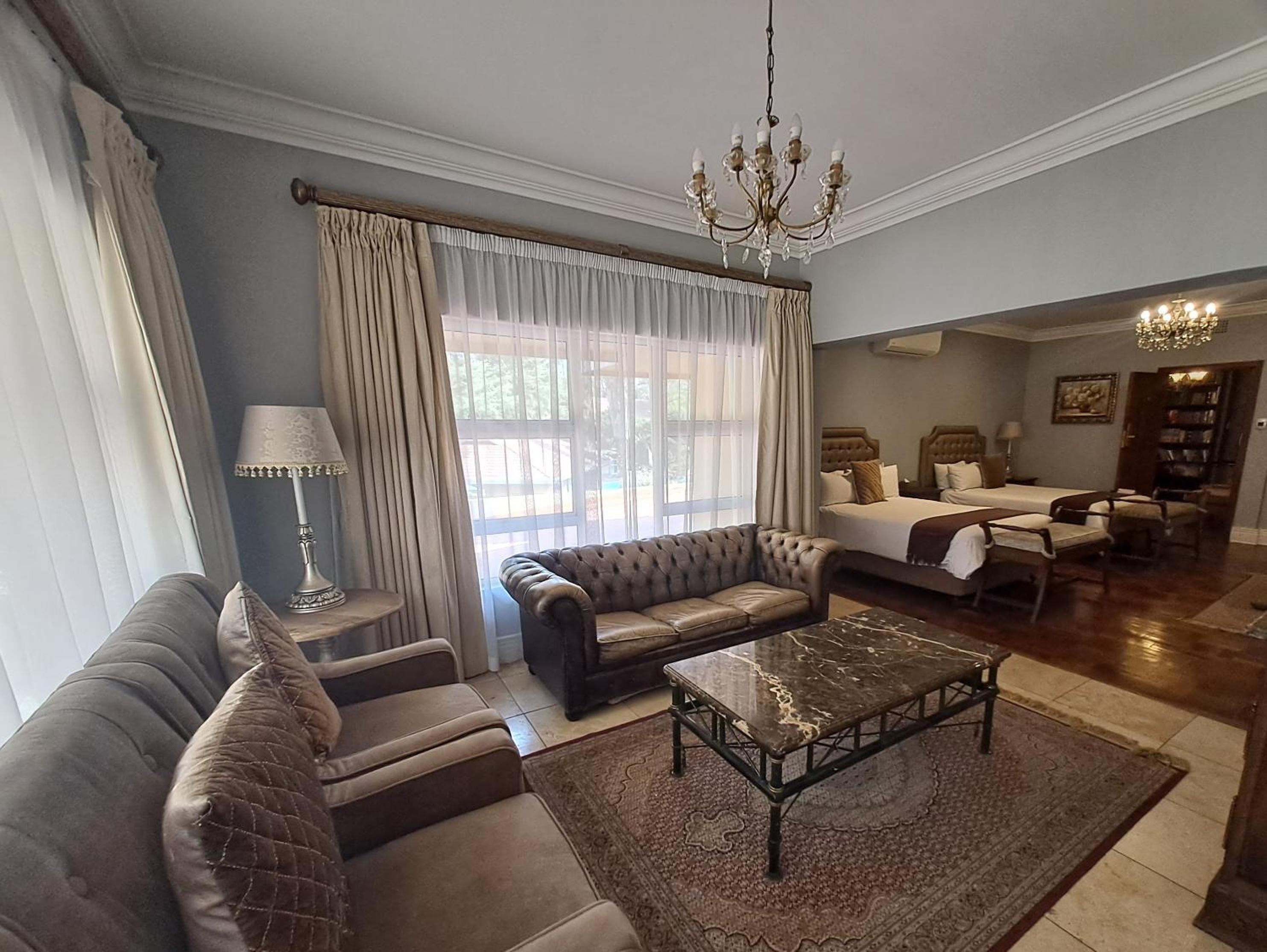 Luxury Lodge Family Room - Photo 2