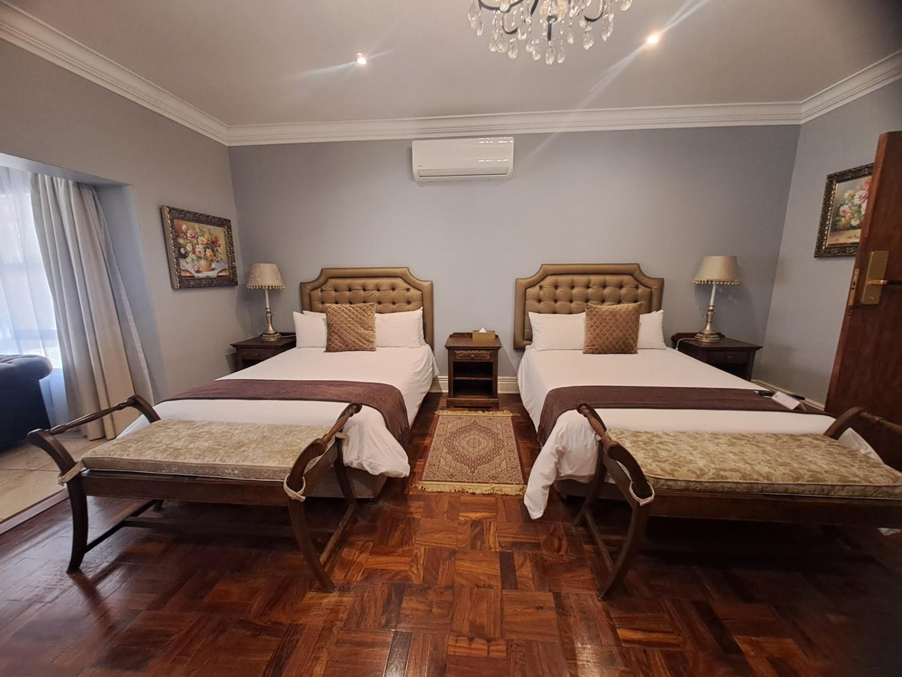 Luxury Lodge Family Room - Photo 1