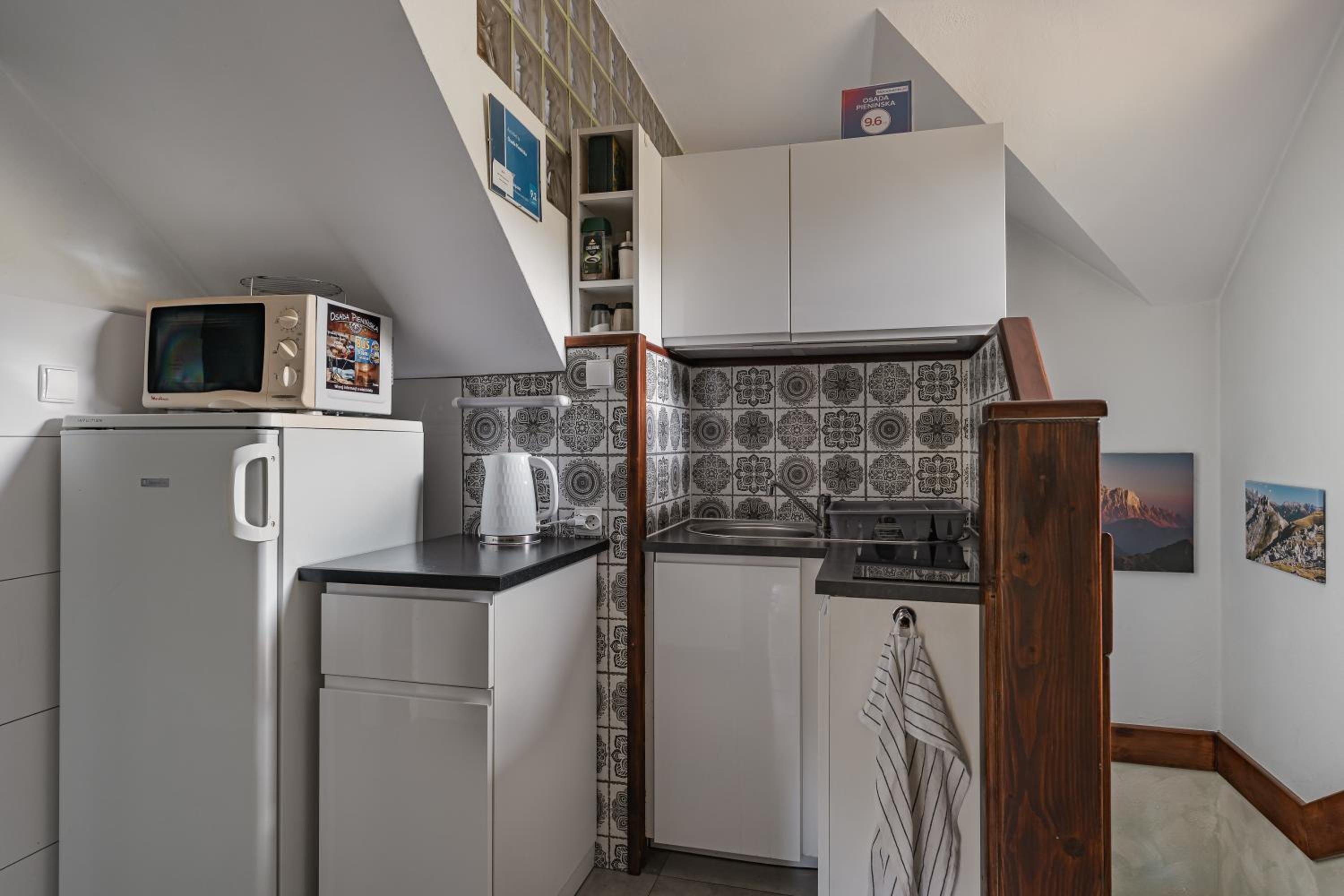 Quadruple Room with Bathroom - Photo 6