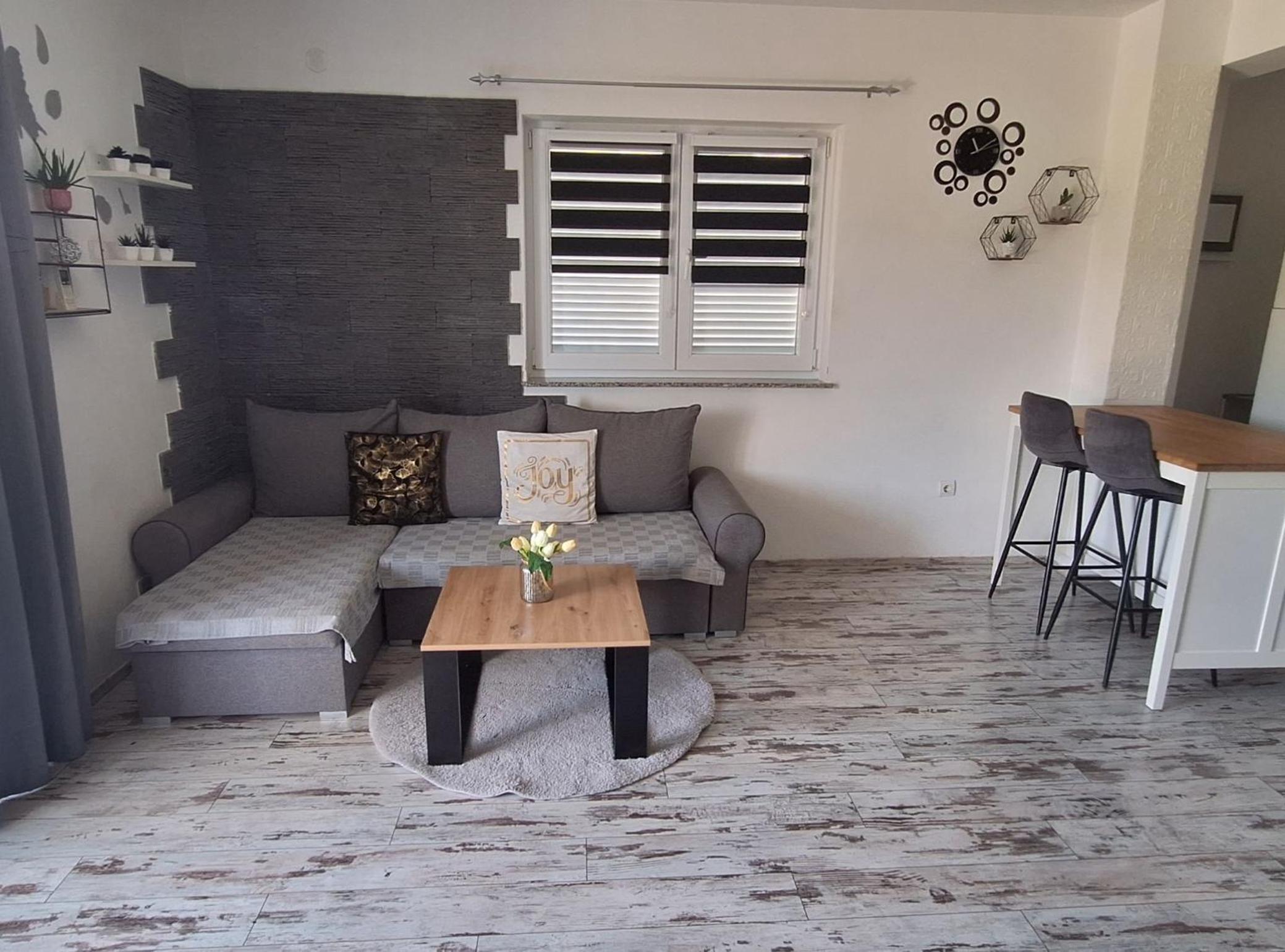 One Bedroom Apartment with Sea View