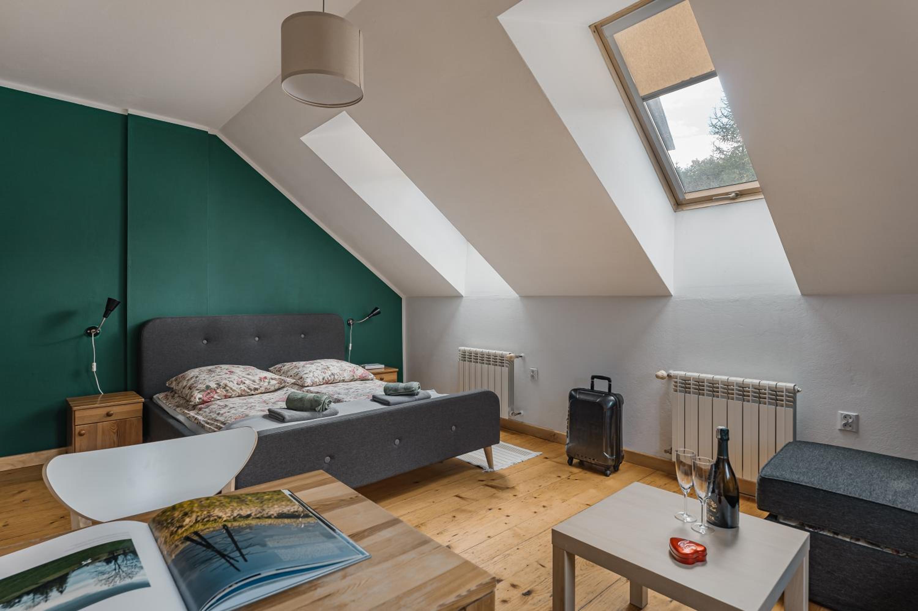 Quadruple Room with Bathroom - Photo 2
