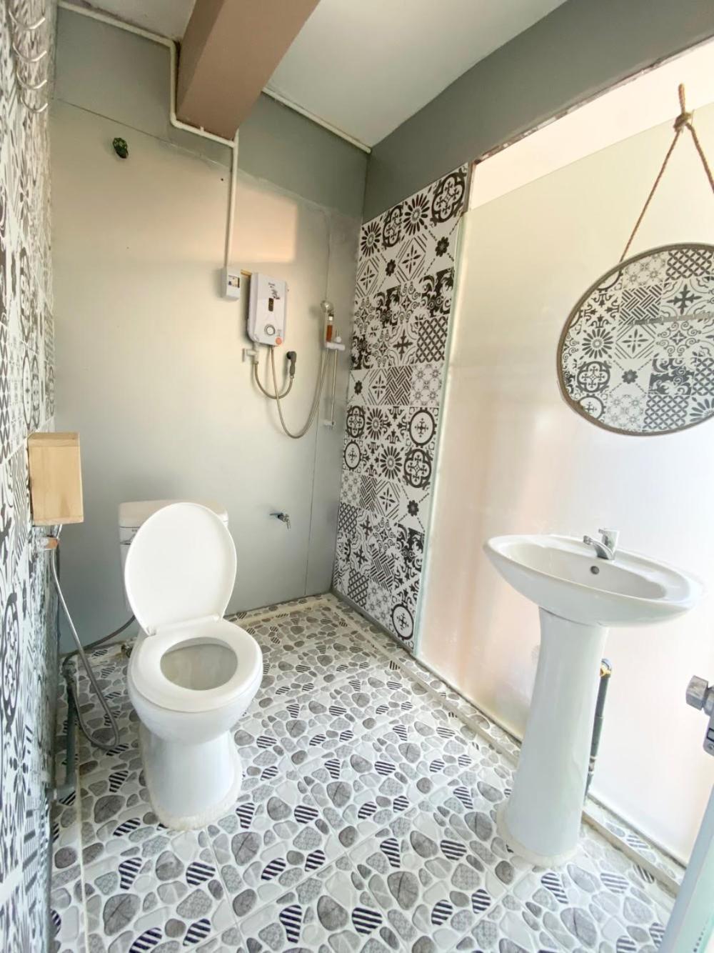 Standard Double Room - Photo 4