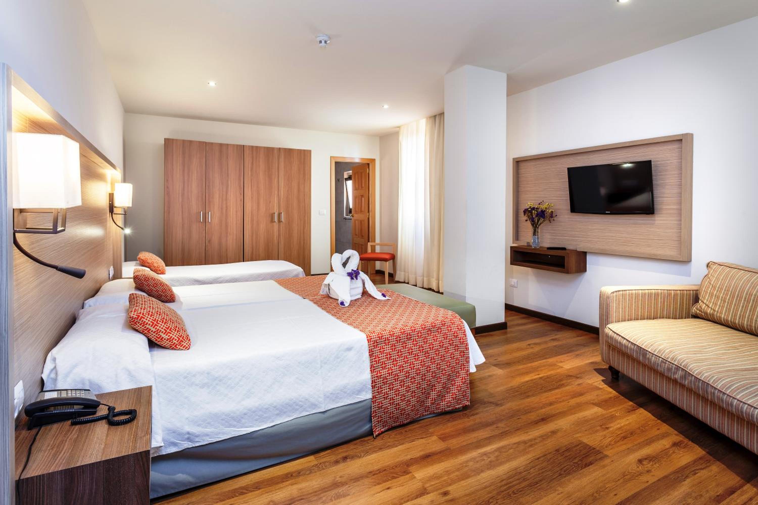 Superior Double Room - Photo 1