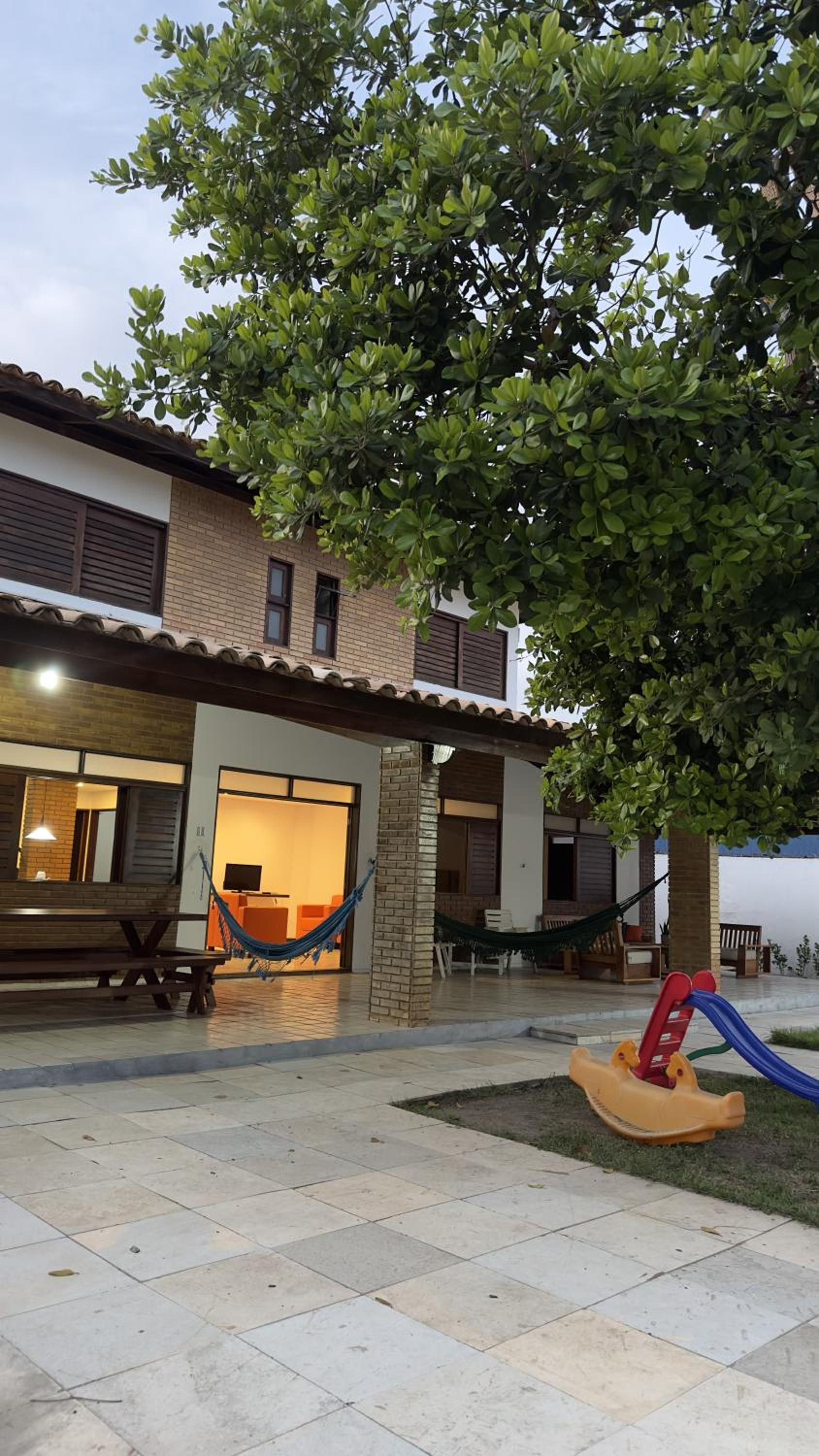 Six-Bedroom House photo 2