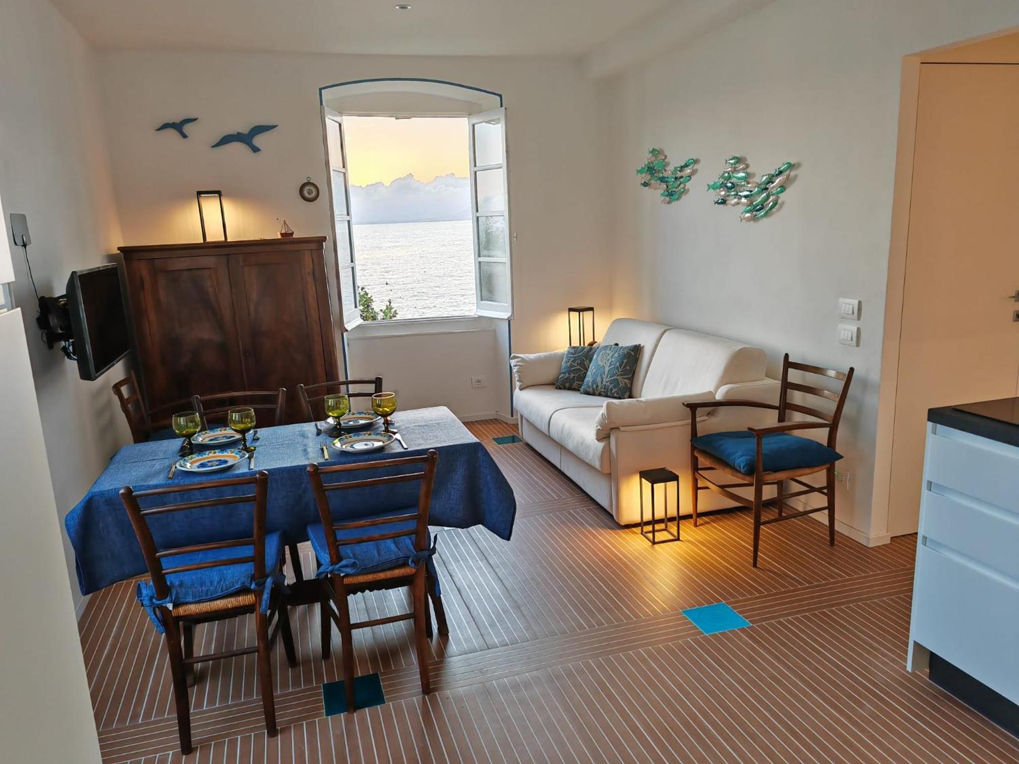 Two-Bedroom Apartment with Terrace and Sea View photo 3
