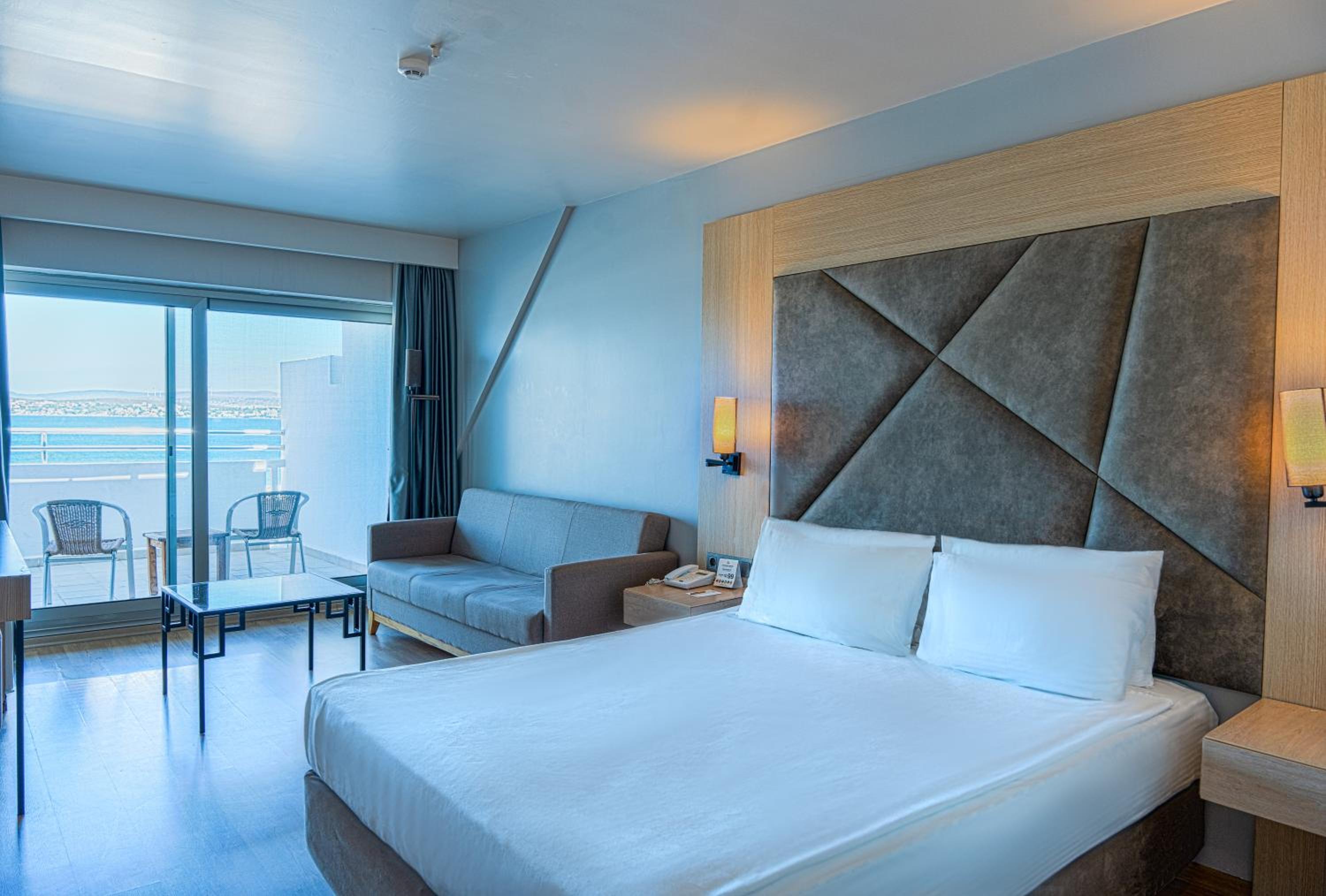 Deluxe Double Room with Sea View - Photo 5