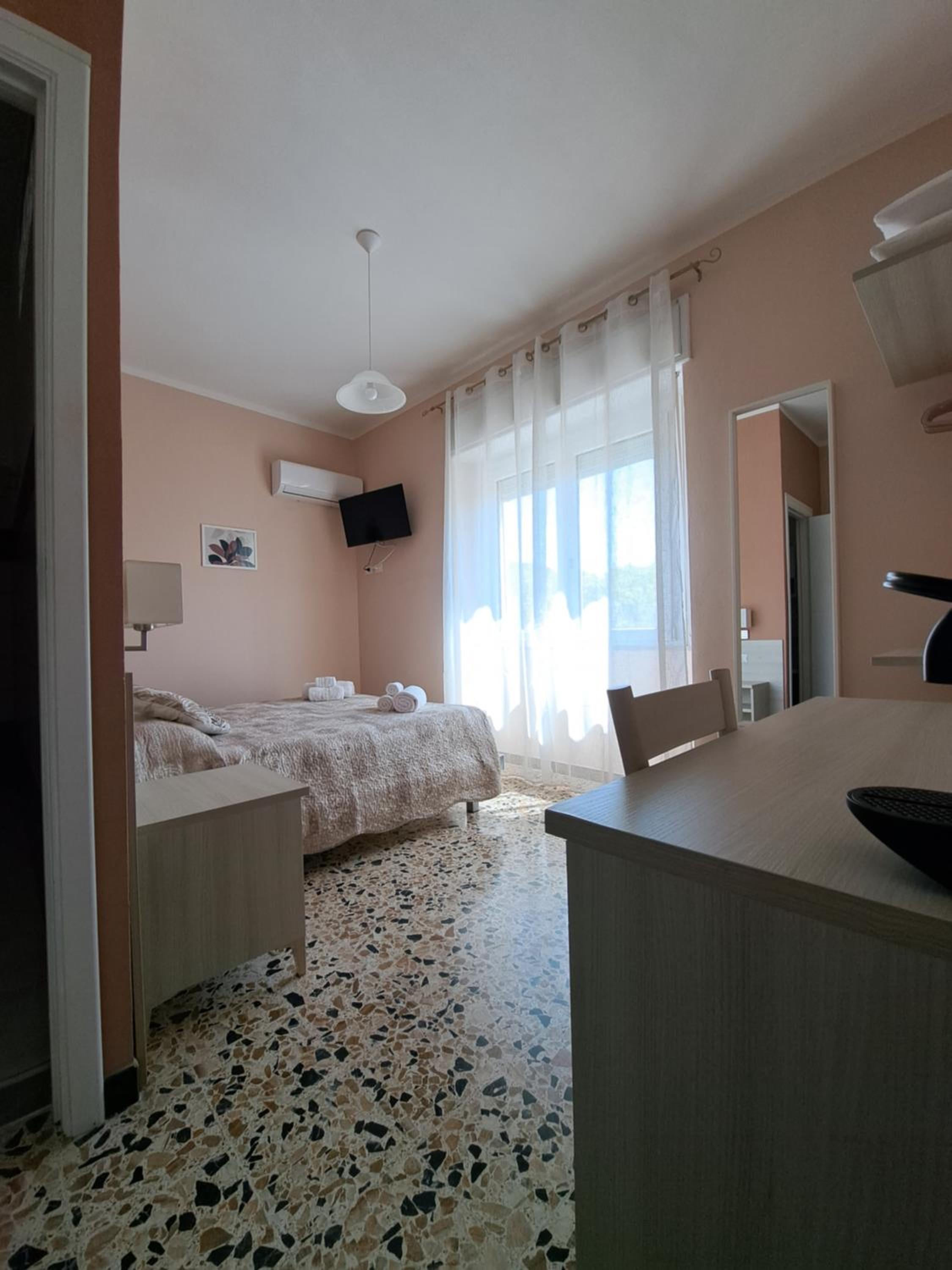 Double or Twin Room with Private Bathroom photo 2