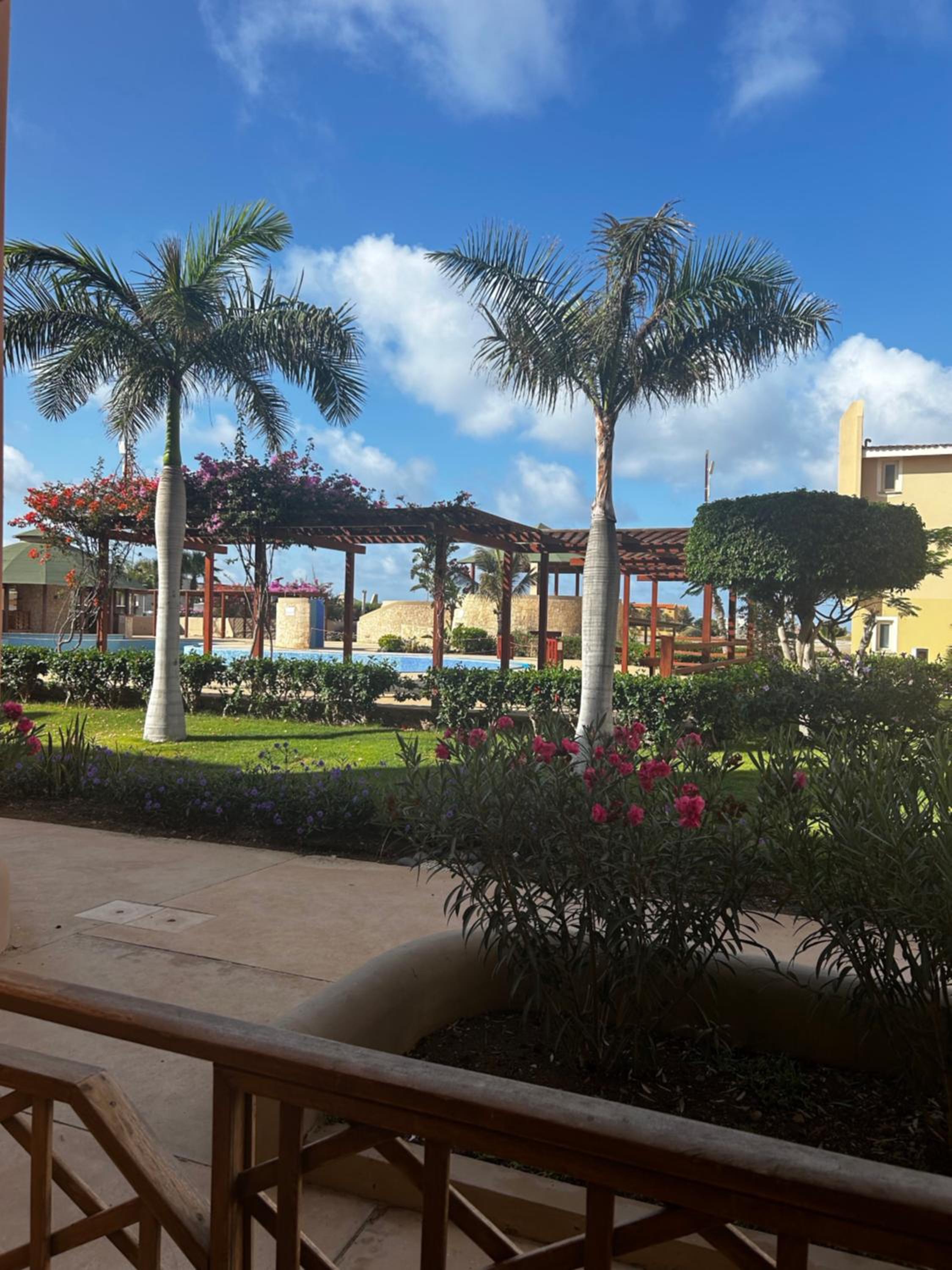 Two-Bedroom Apartment with Pool View photo 2