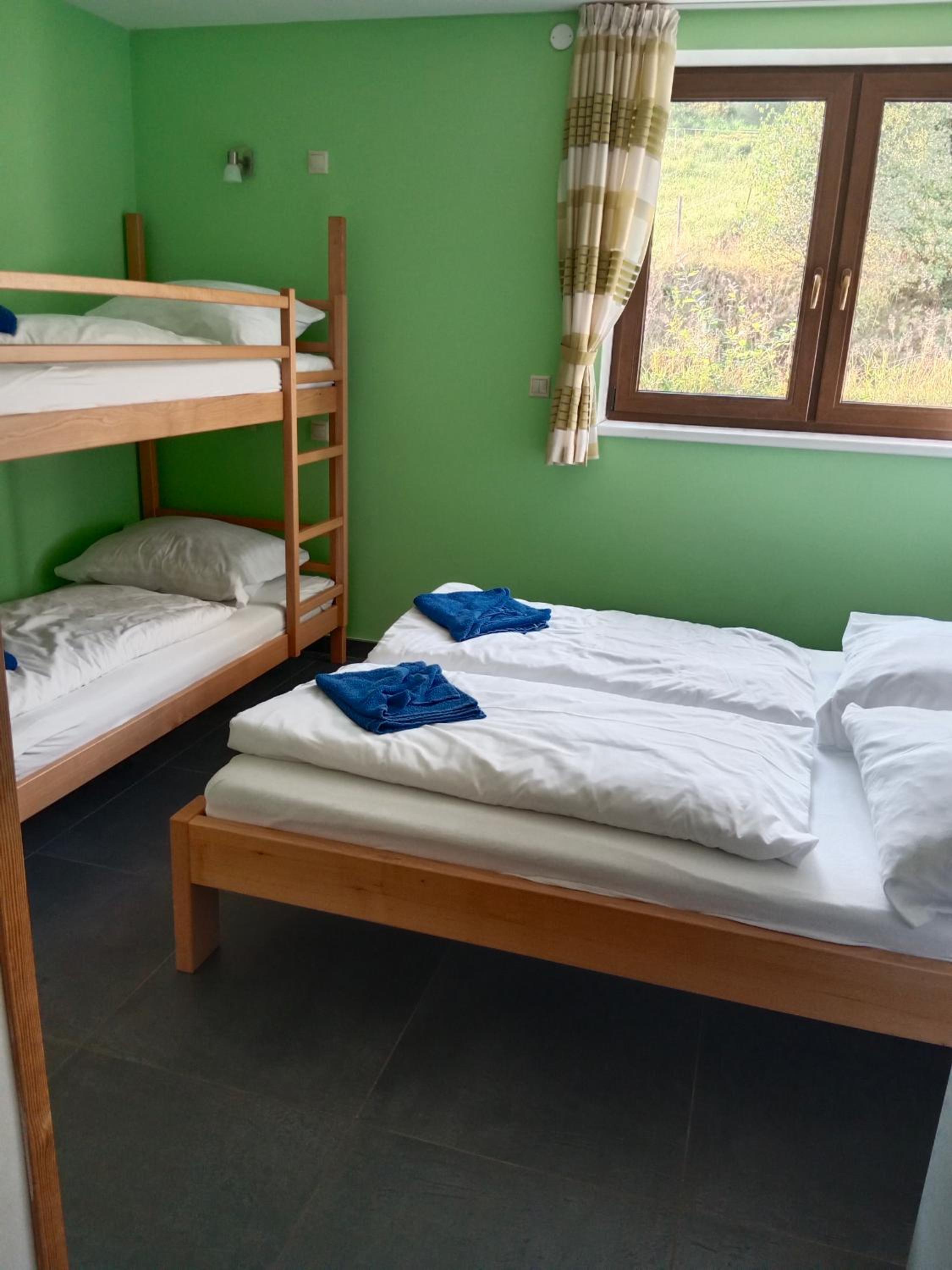 Quadruple Room with Private Bathroom photo 1