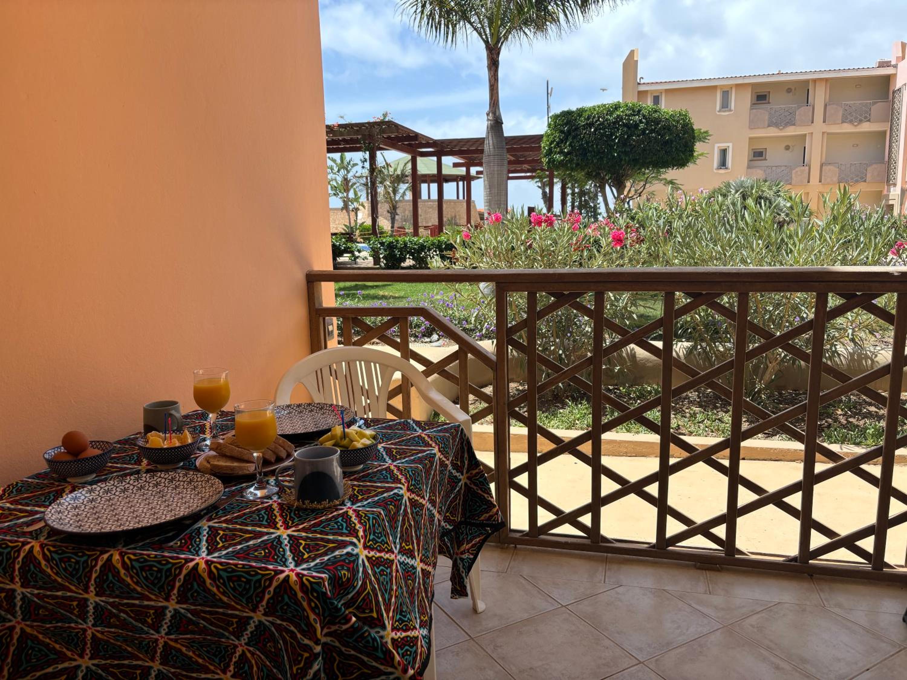 Two-Bedroom Apartment with Pool View photo 3